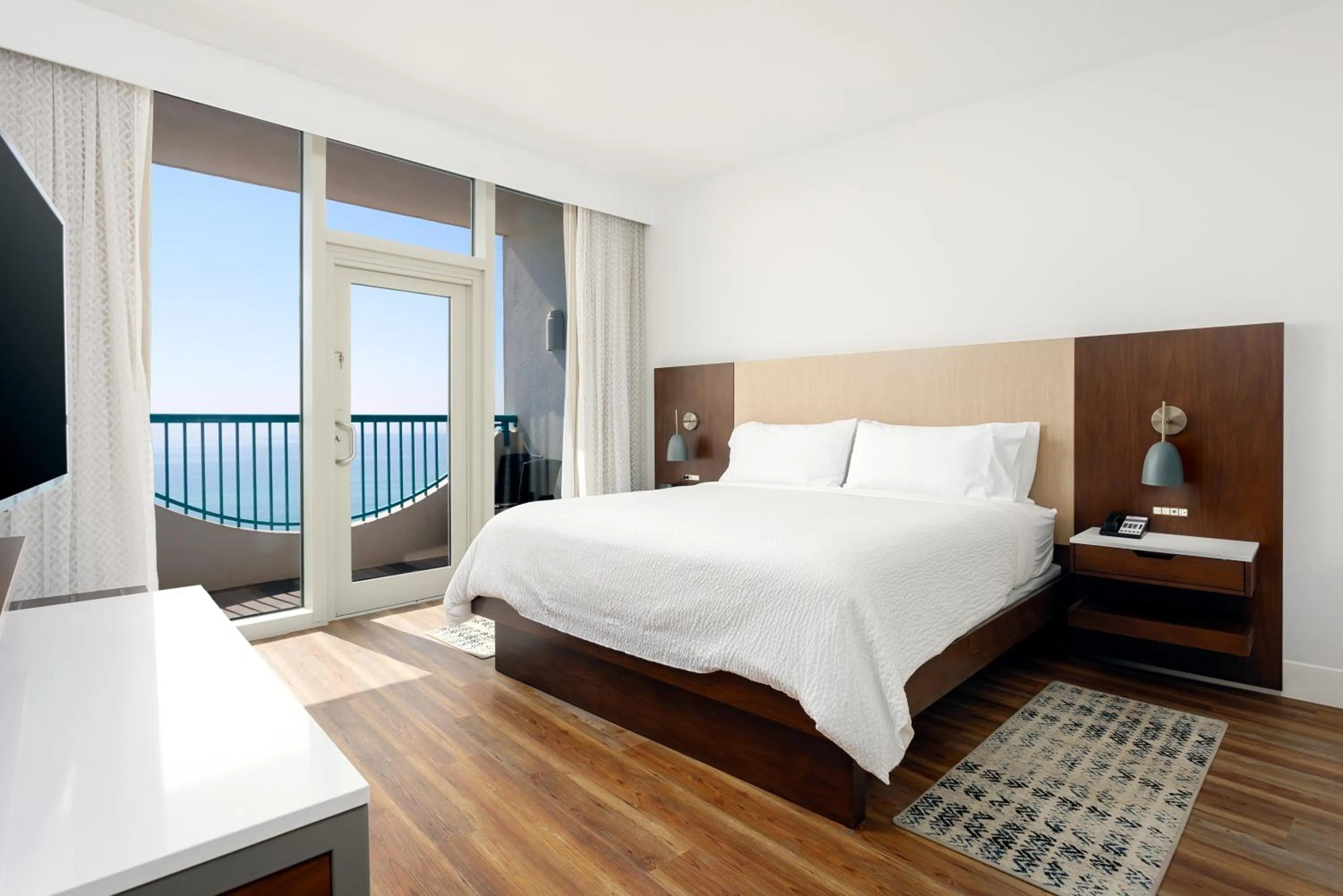 Bedroom, Bed in Holiday Inn Express Pensacola Beach by IHG