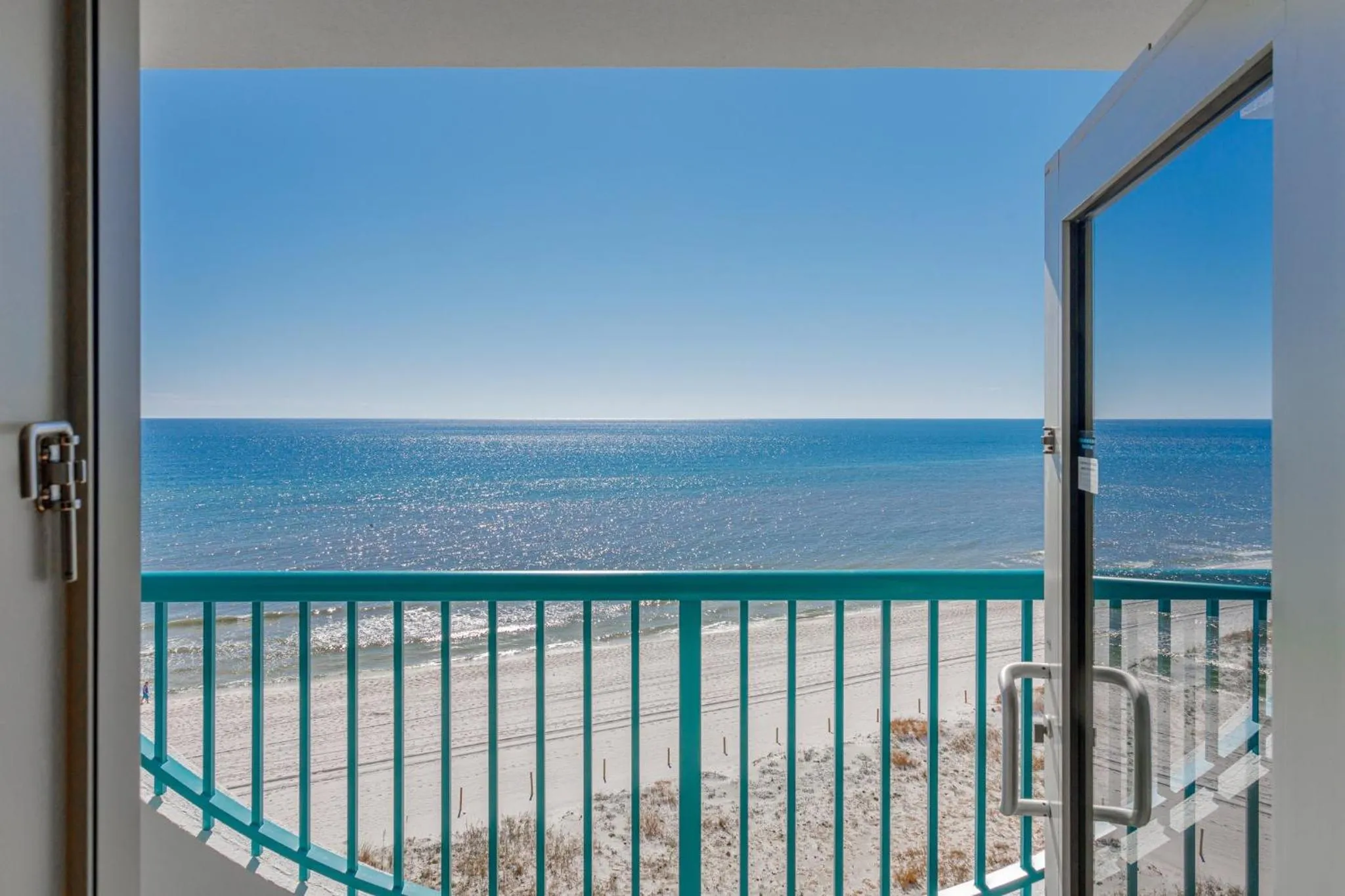 Photo of the whole room in Holiday Inn Express Pensacola Beach by IHG