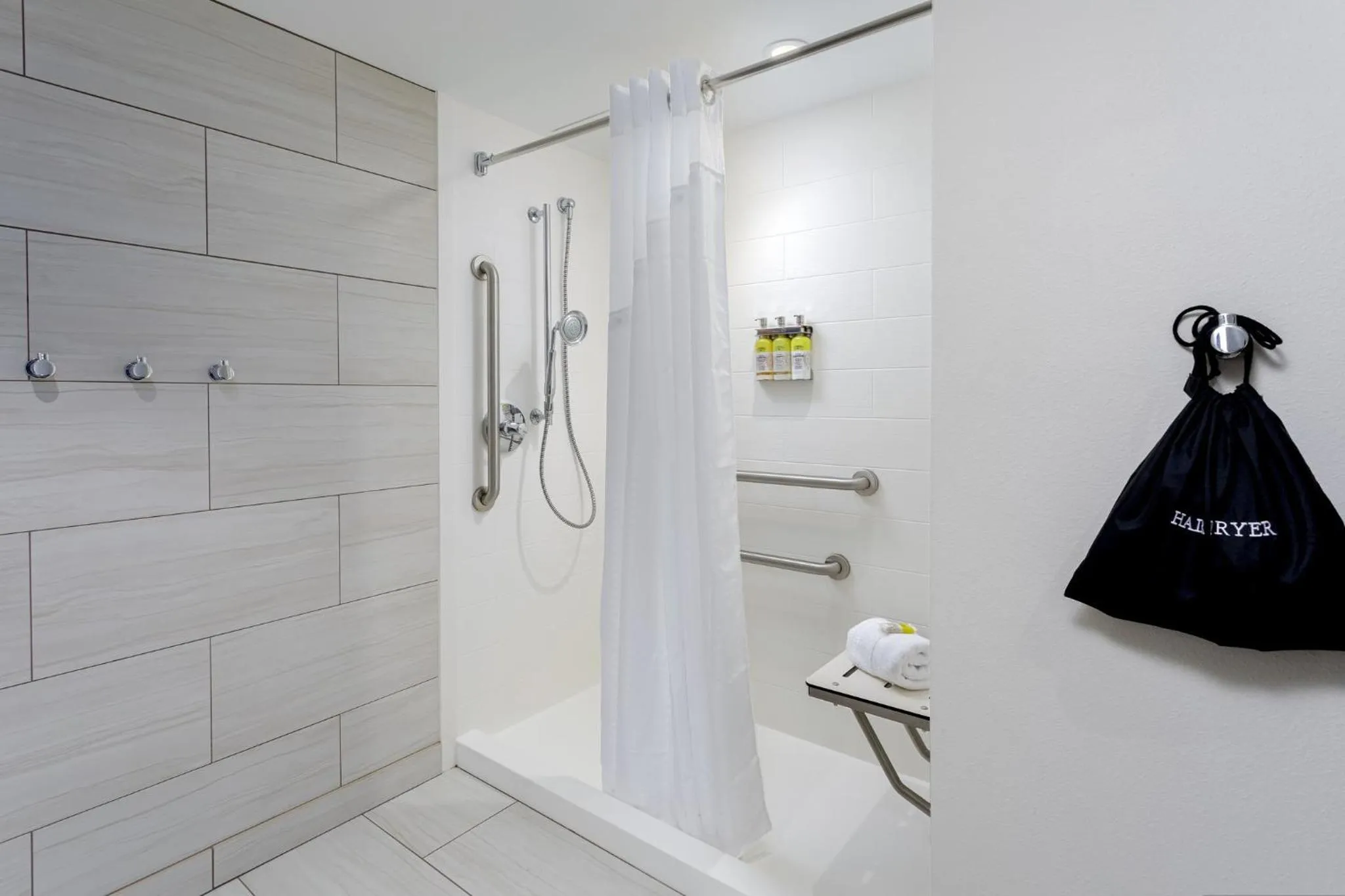 Photo of the whole room in Holiday Inn Express Pensacola Beach by IHG