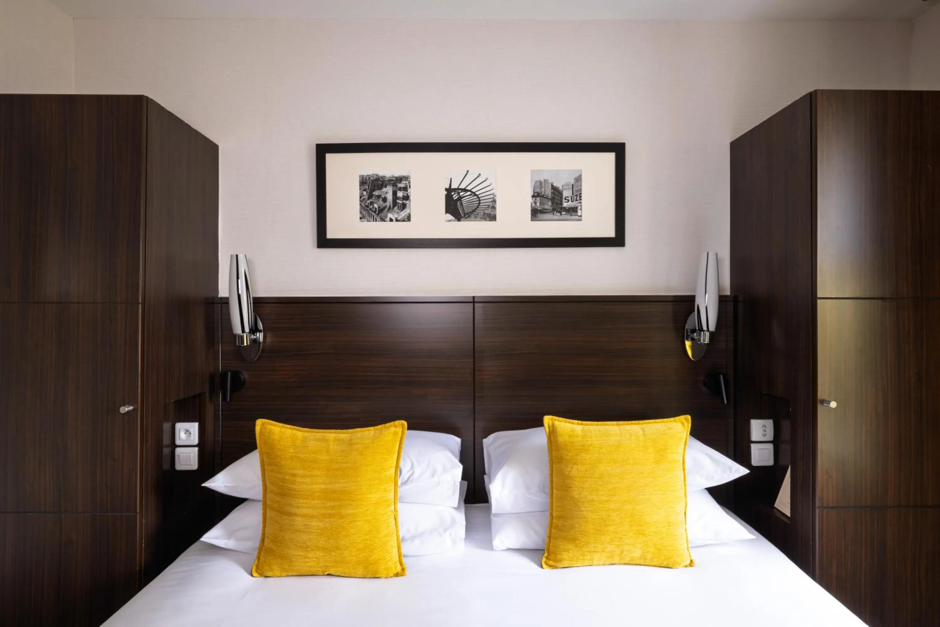 Bedroom, Bed in Jack's Hotel