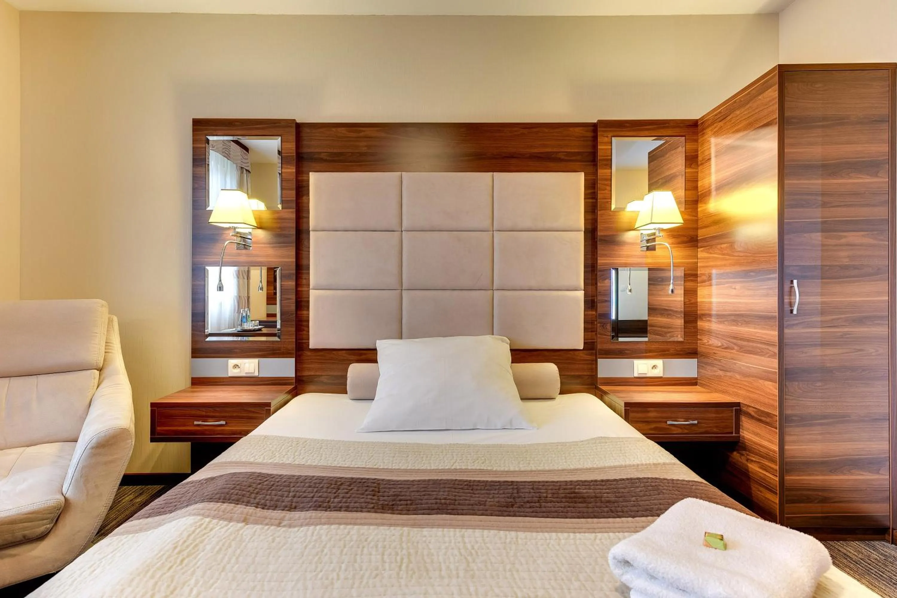 Property building, Bed in Amber Hotel