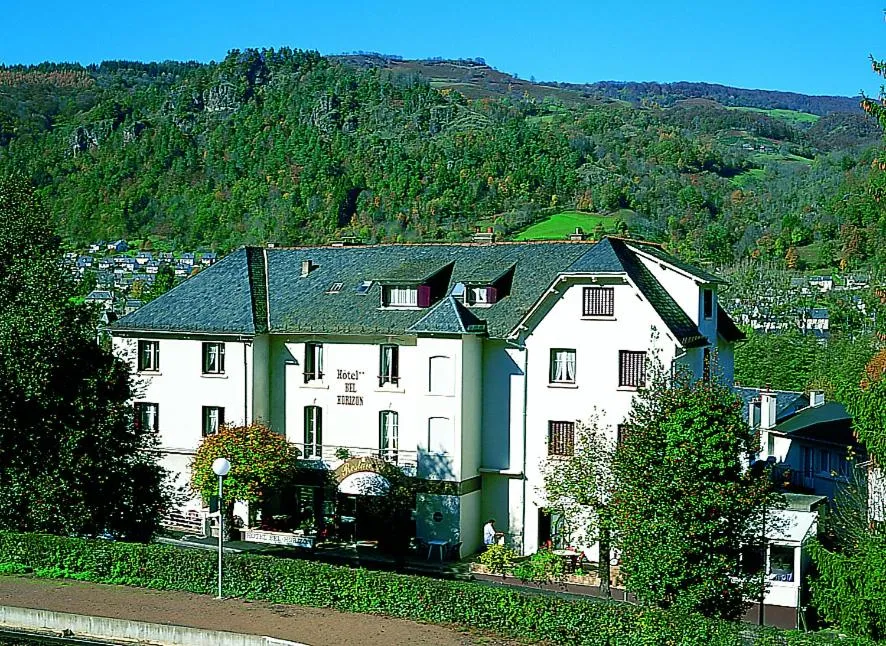 Property building in Logis Hôtel restaurant Bel Horizon