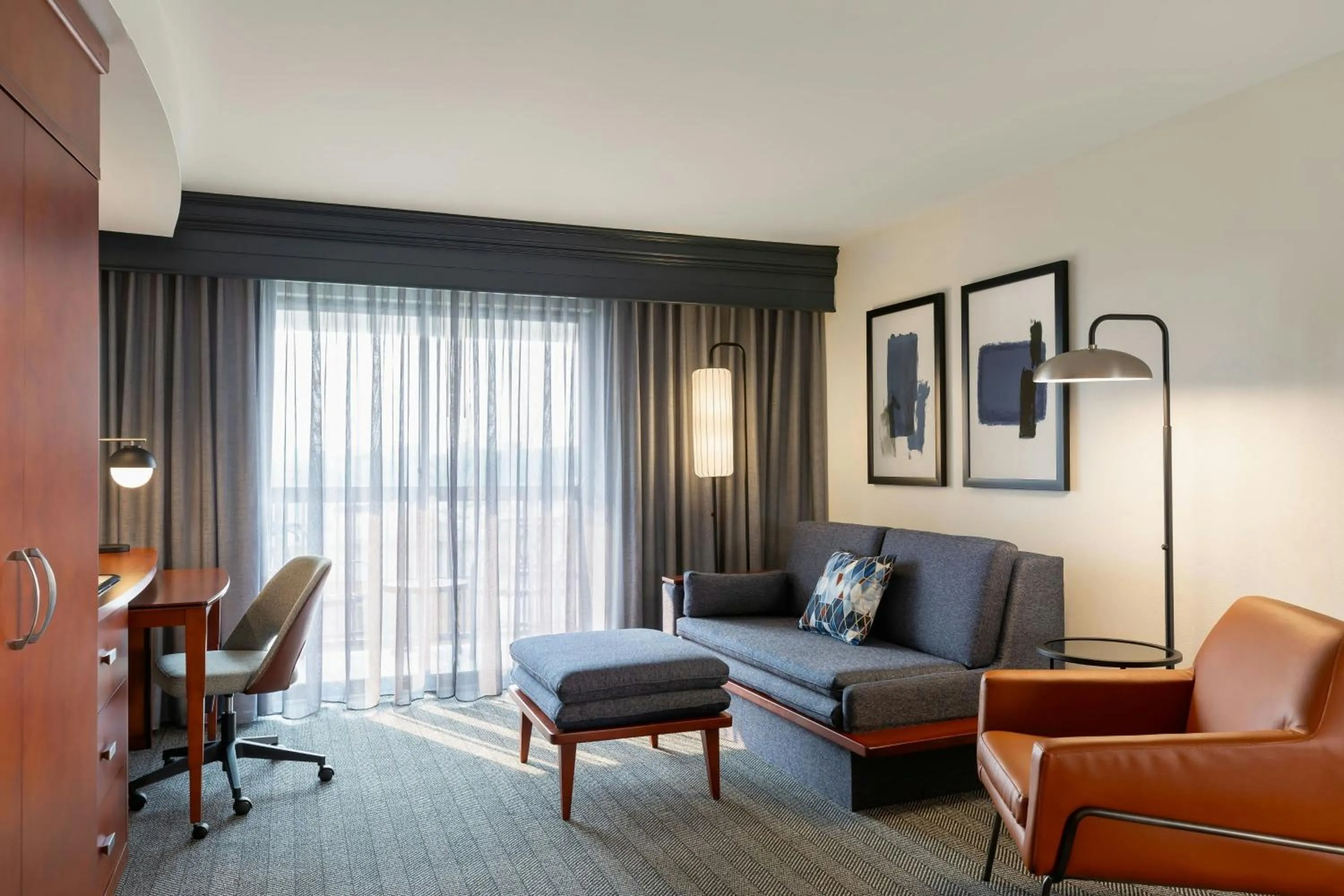 Bedroom in Courtyard by Marriott Madison West / Middleton
