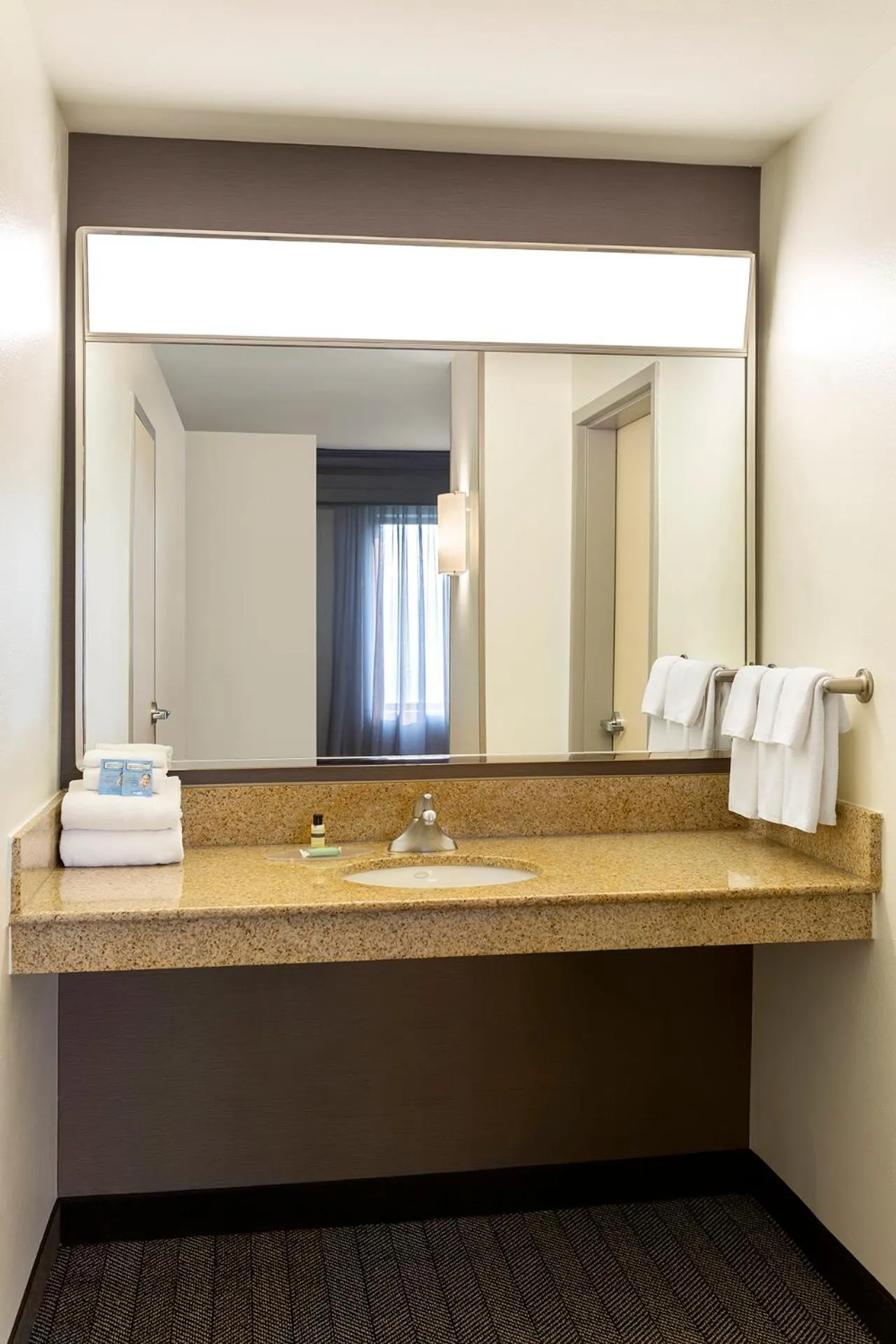 Bathroom in Courtyard by Marriott Madison West / Middleton