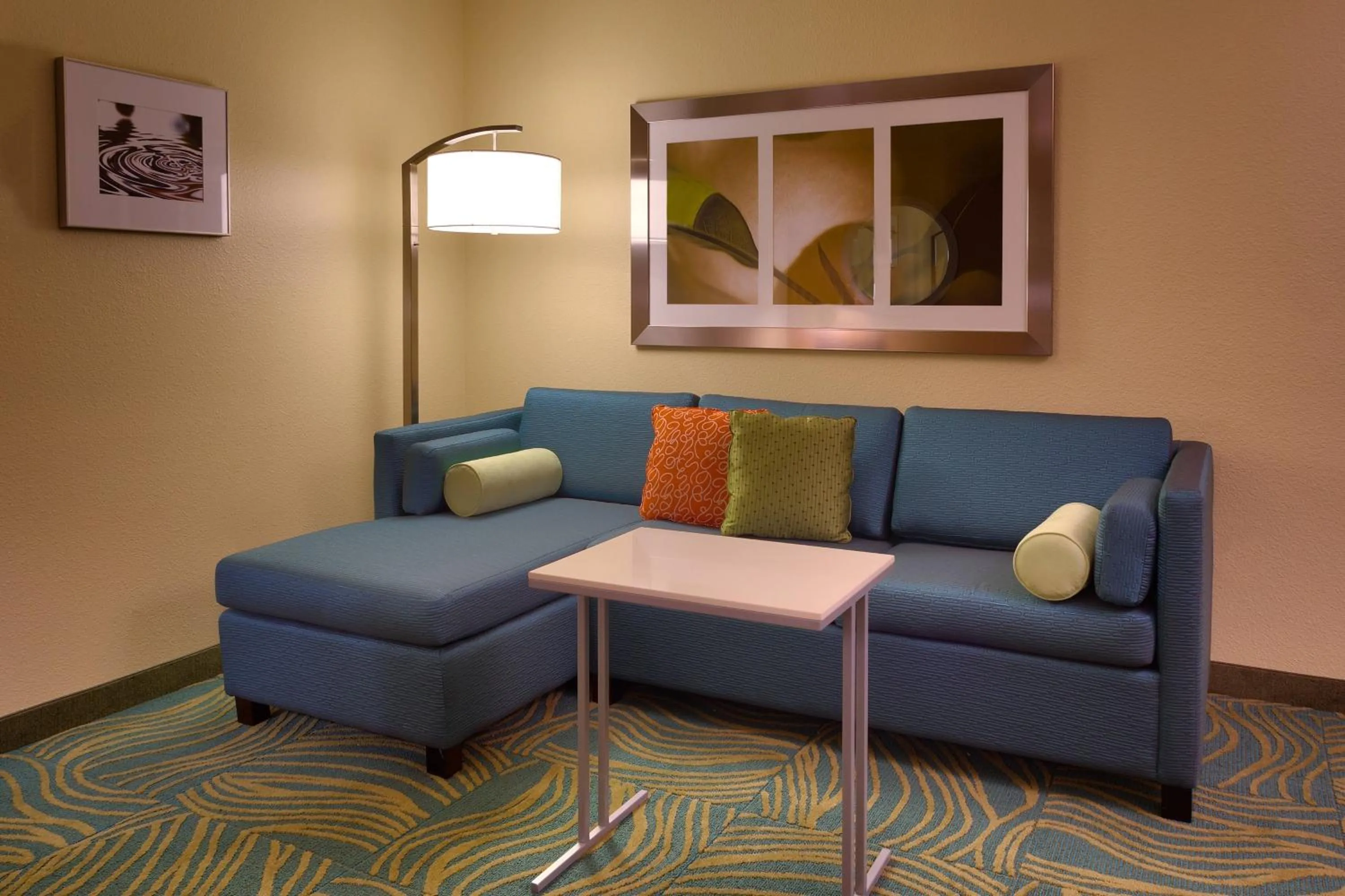 Living room in SpringHill Suites by Marriott Cedar City