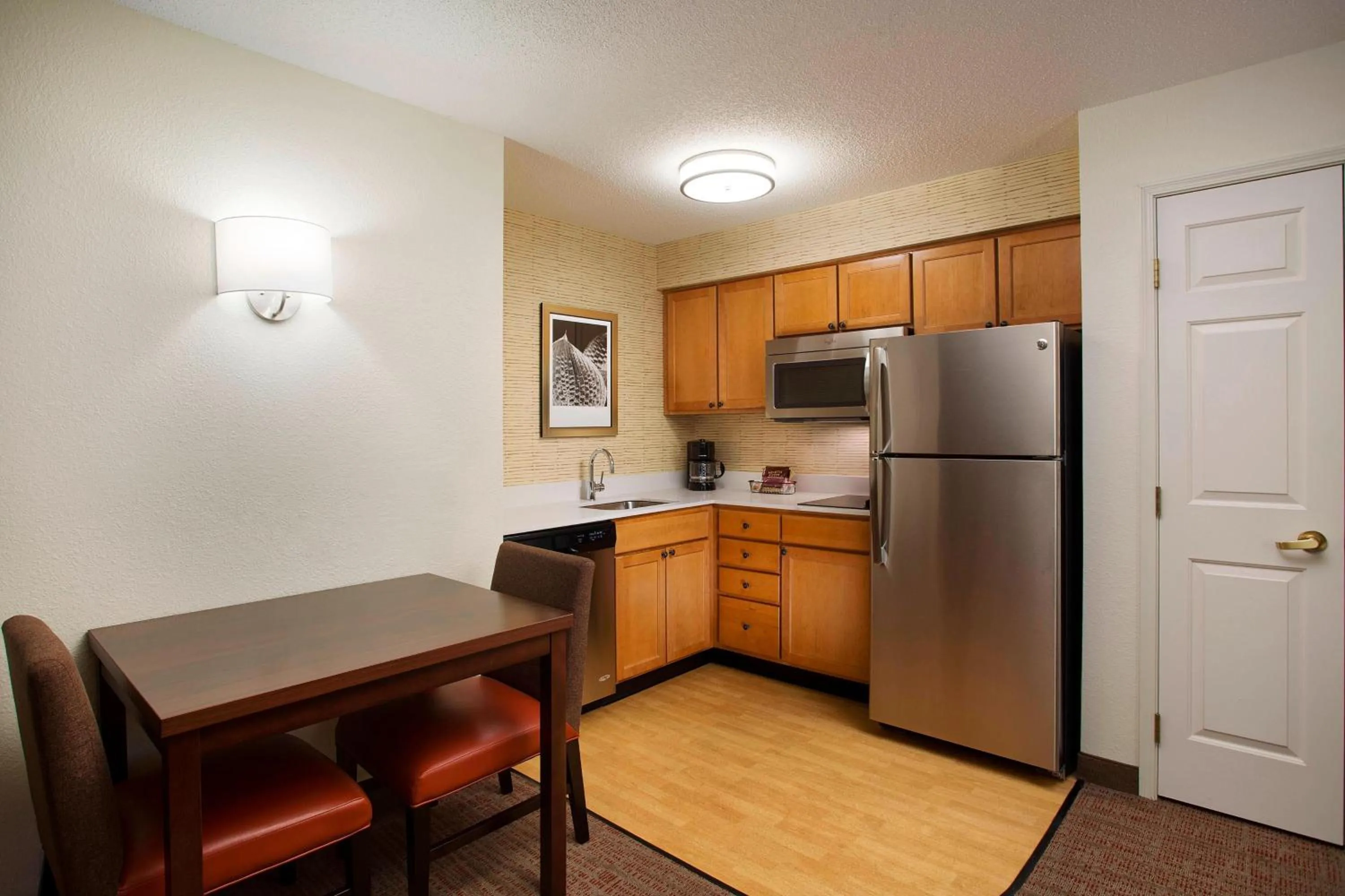 Kitchen or kitchenette in Residence Inn by Marriott Detroit / Novi