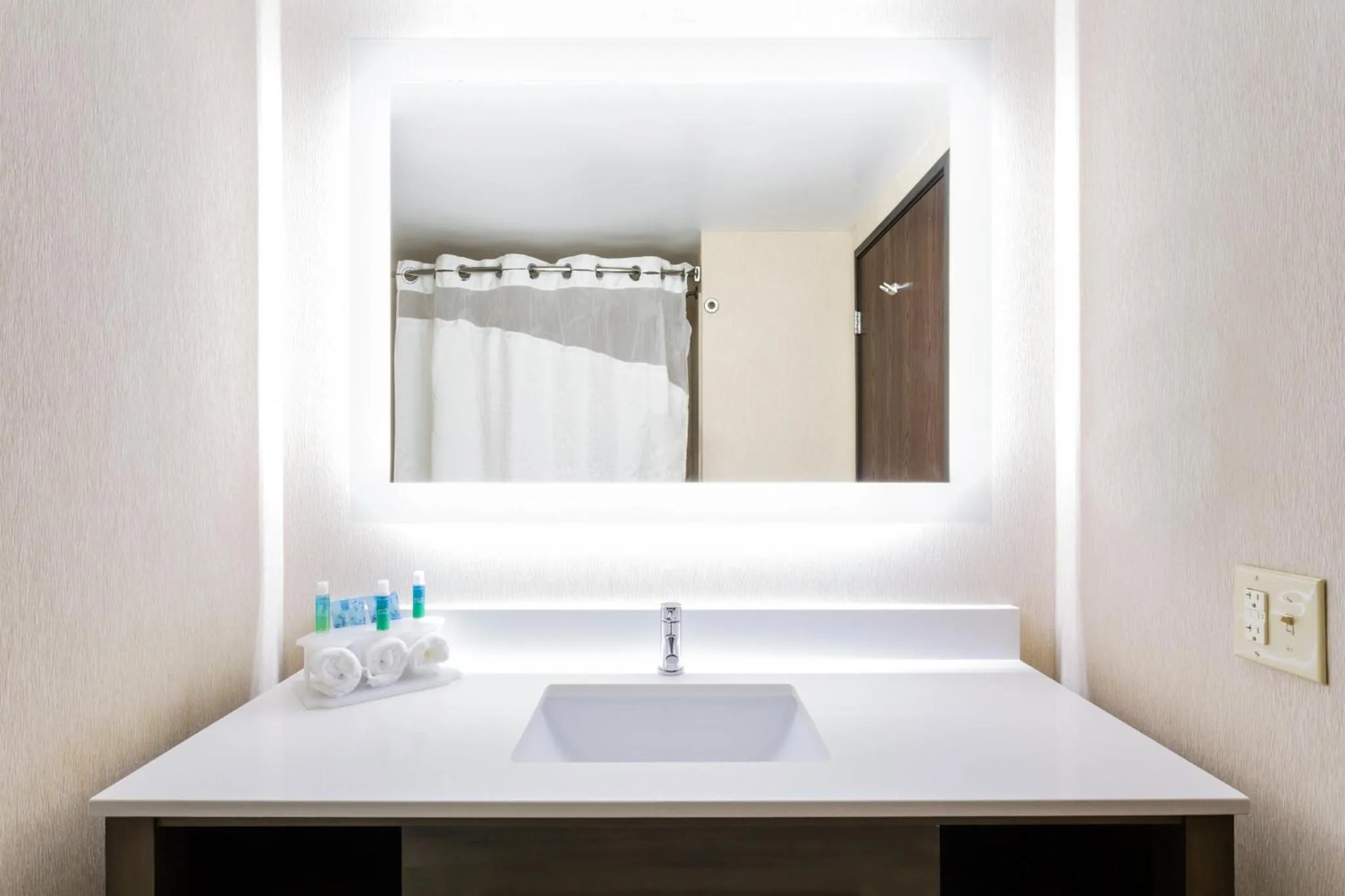 Bathroom in Holiday Inn Express Princeton/I-77 by IHG