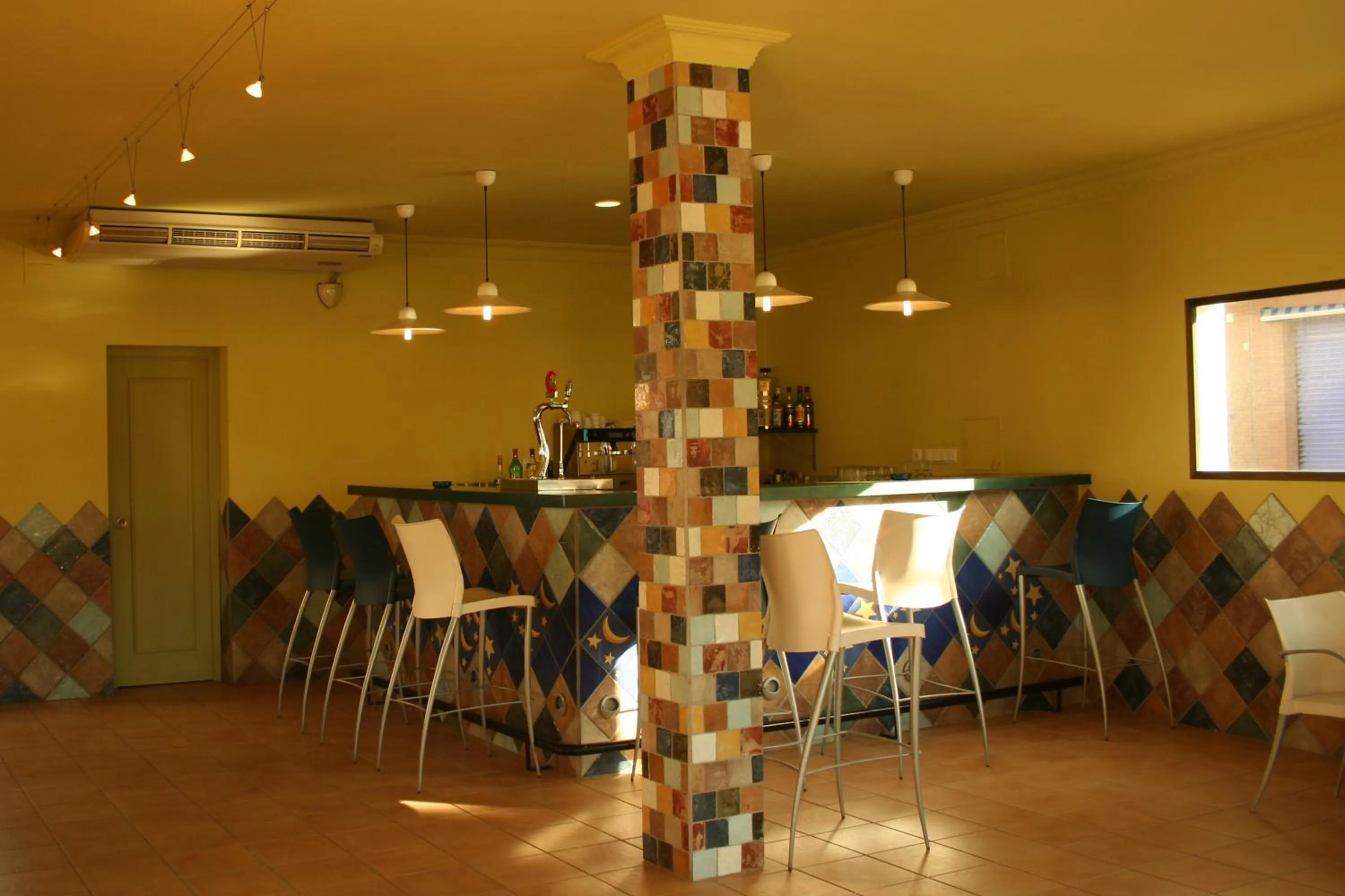 Lounge or bar in Hotel Ayamontino