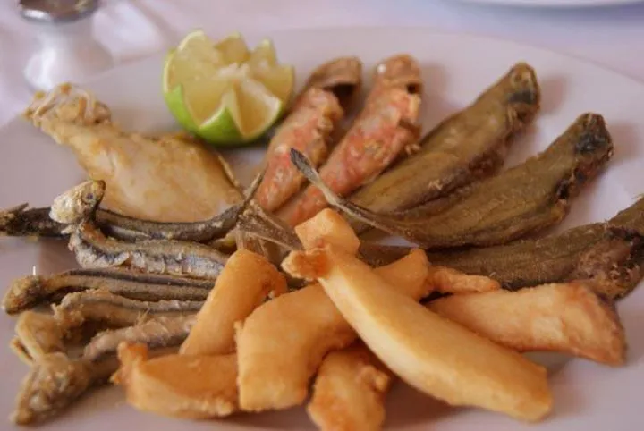 Restaurant/places to eat in Hotel Ayamontino