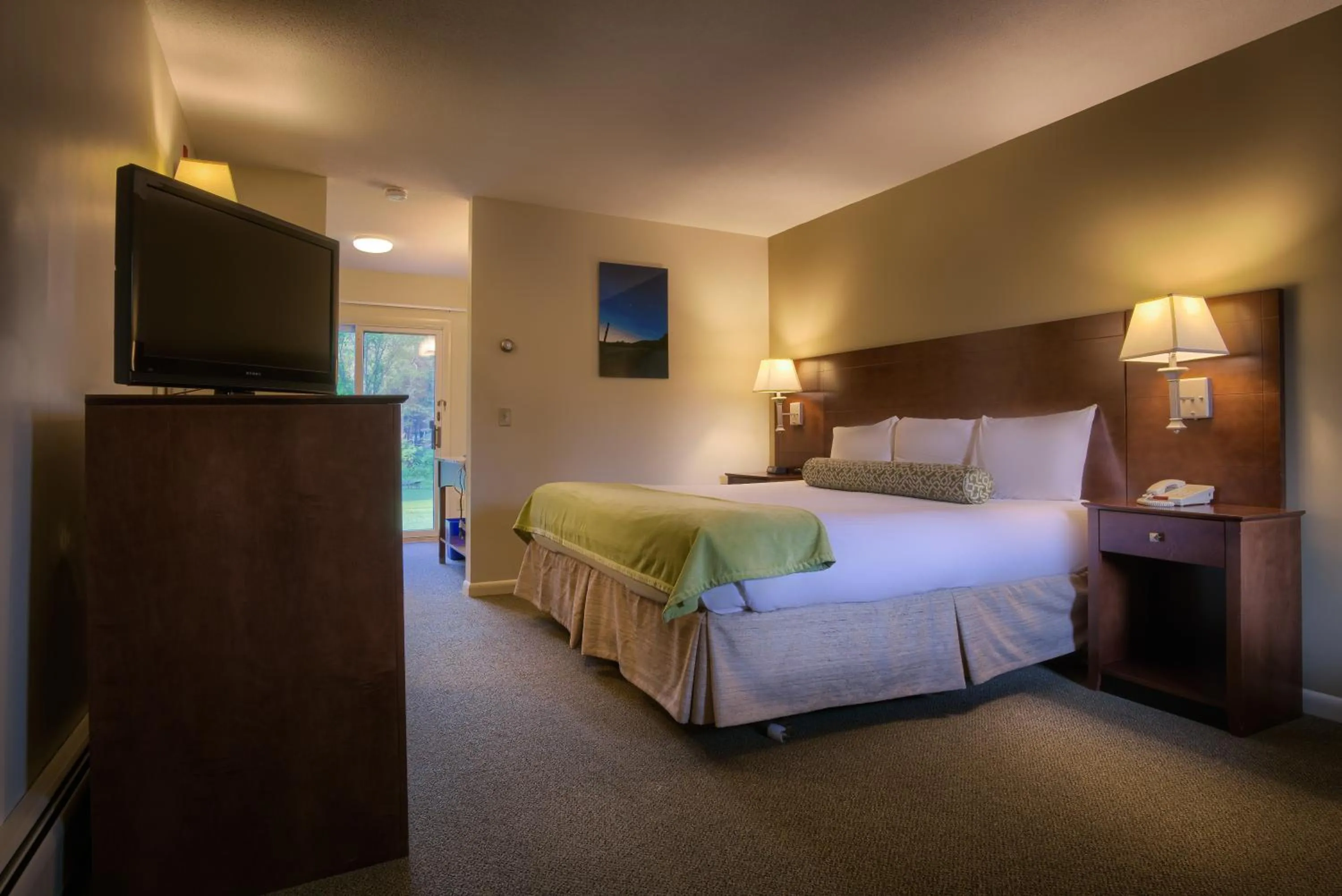 Superior King Room in Sun & Ski Inn and Suites