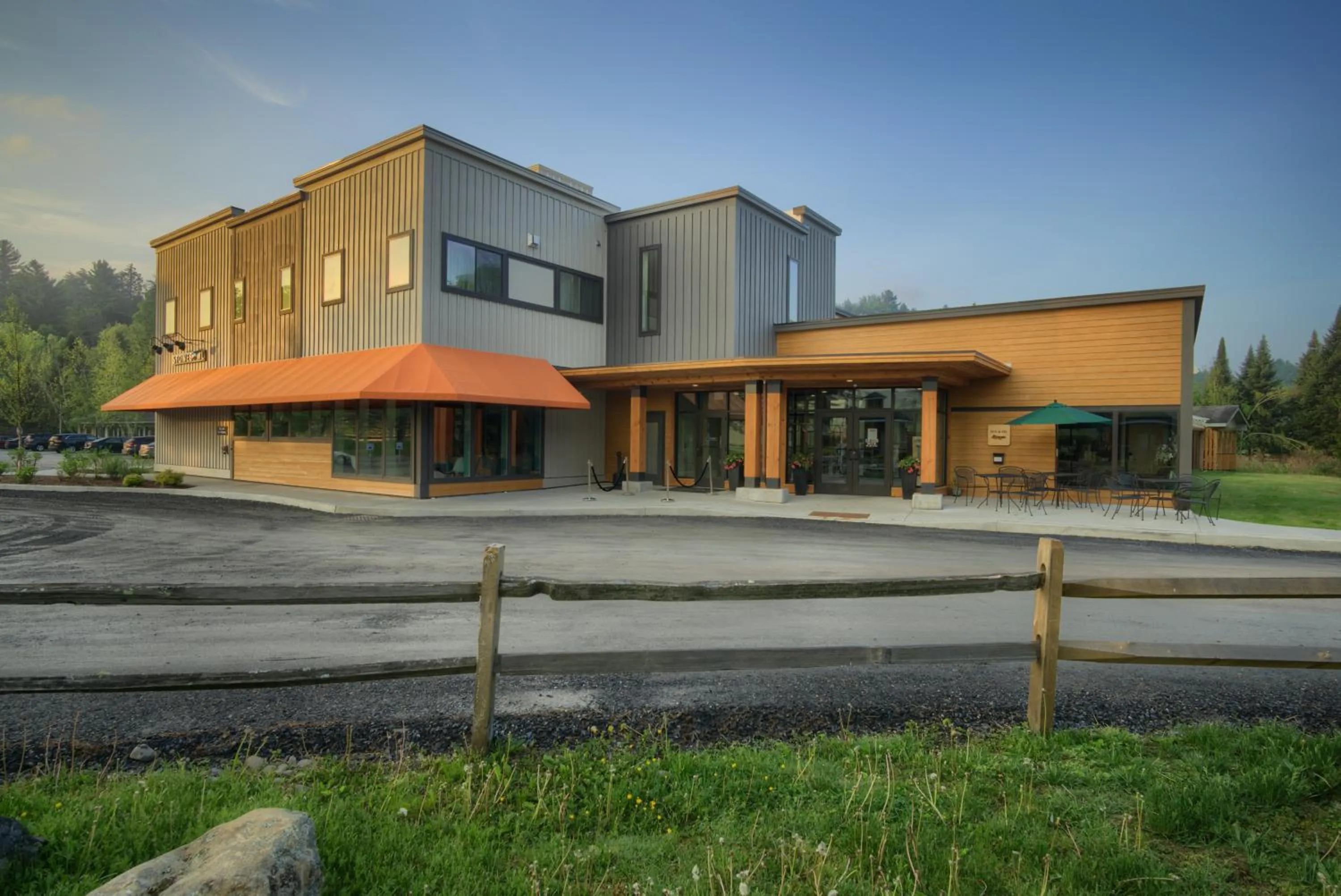 Facade/entrance in Sun & Ski Inn and Suites