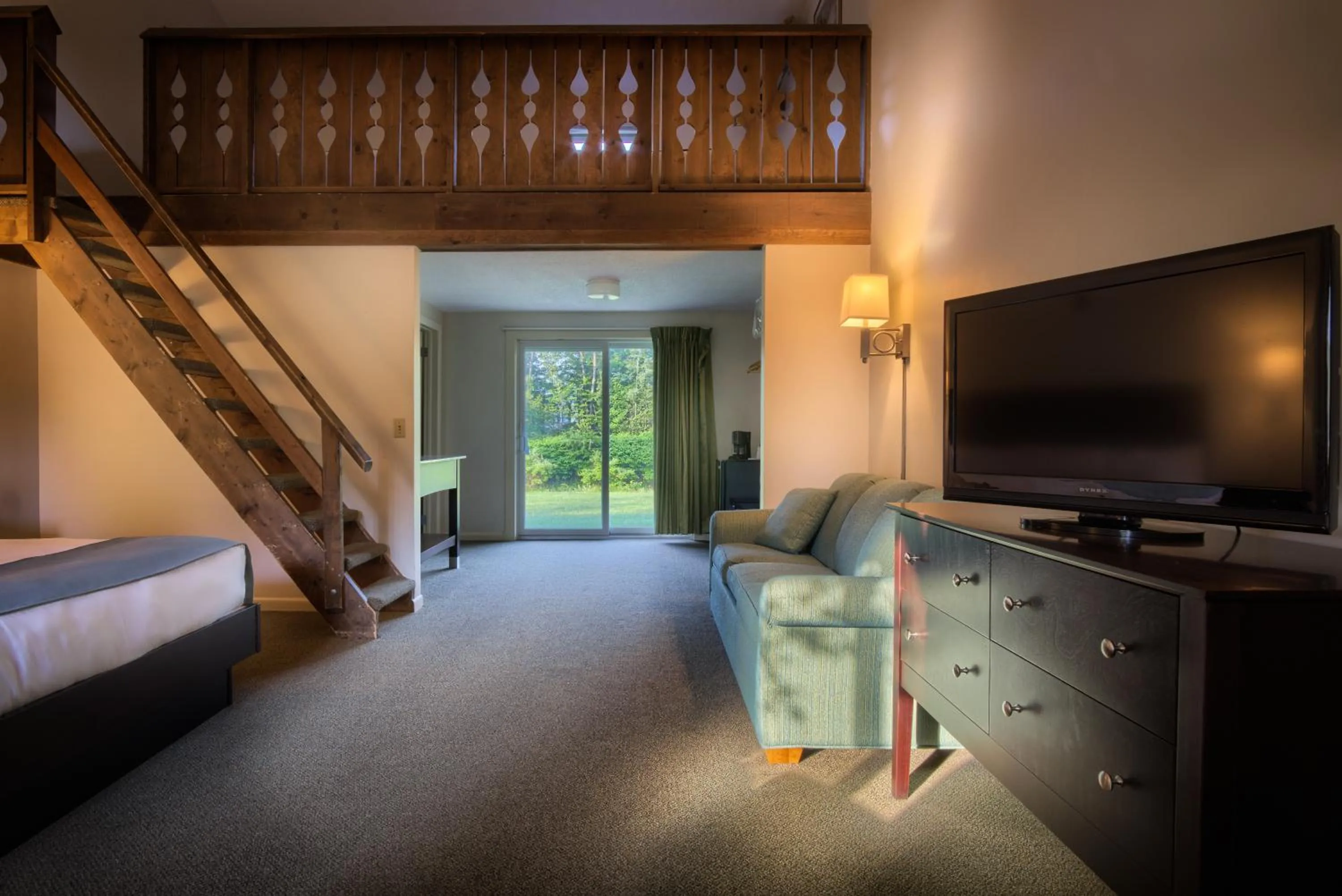 Photo of the whole room, Bed in Sun & Ski Inn and Suites