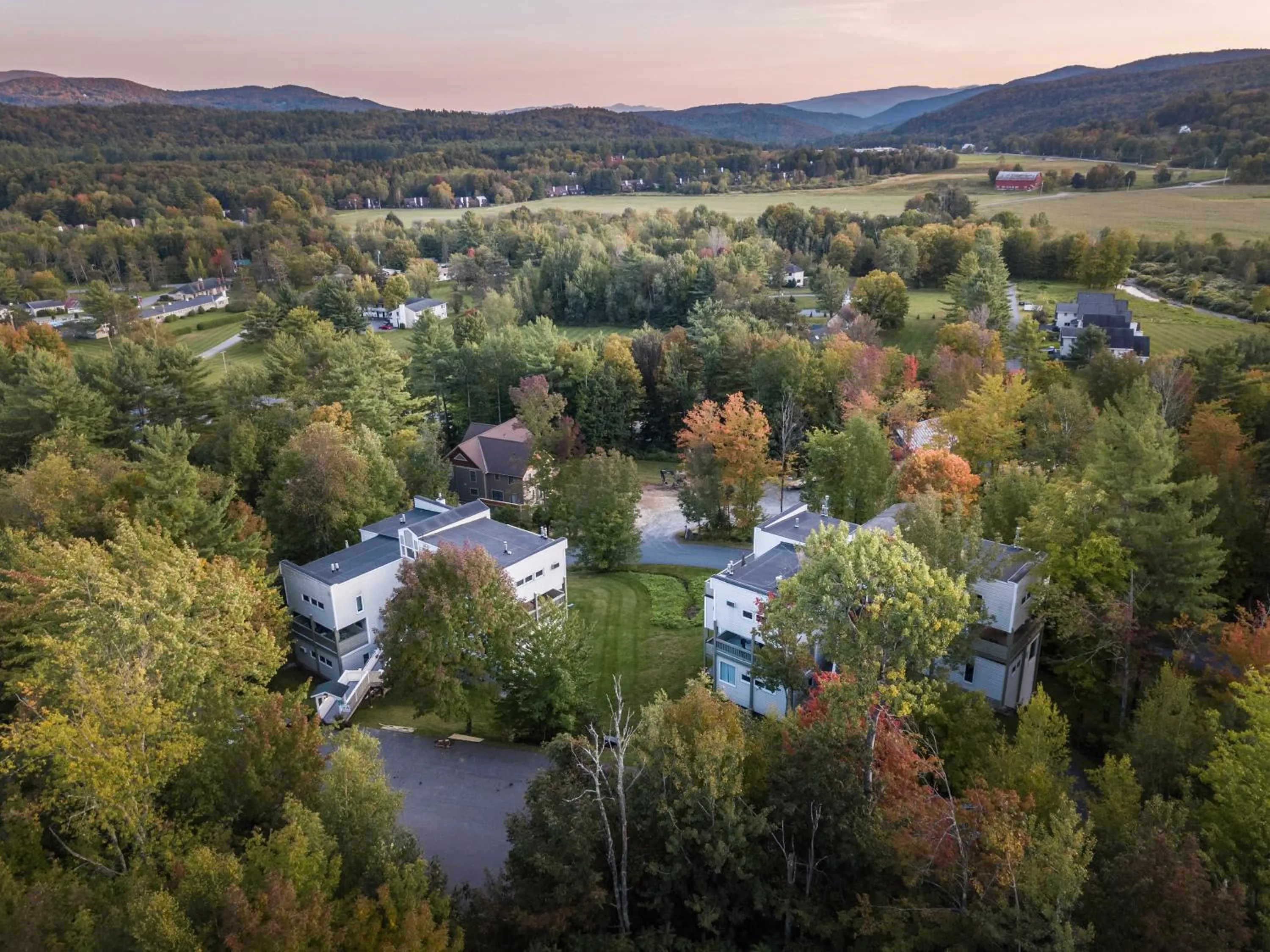 Neighbourhood in Sun & Ski Inn and Suites