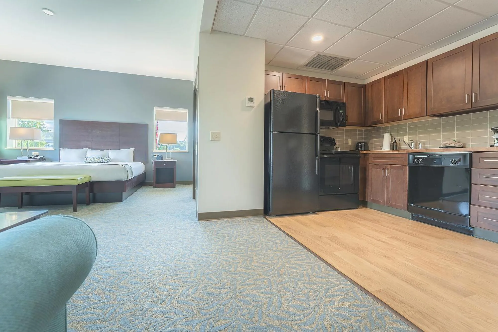 Kitchen or kitchenette in Sun & Ski Inn and Suites