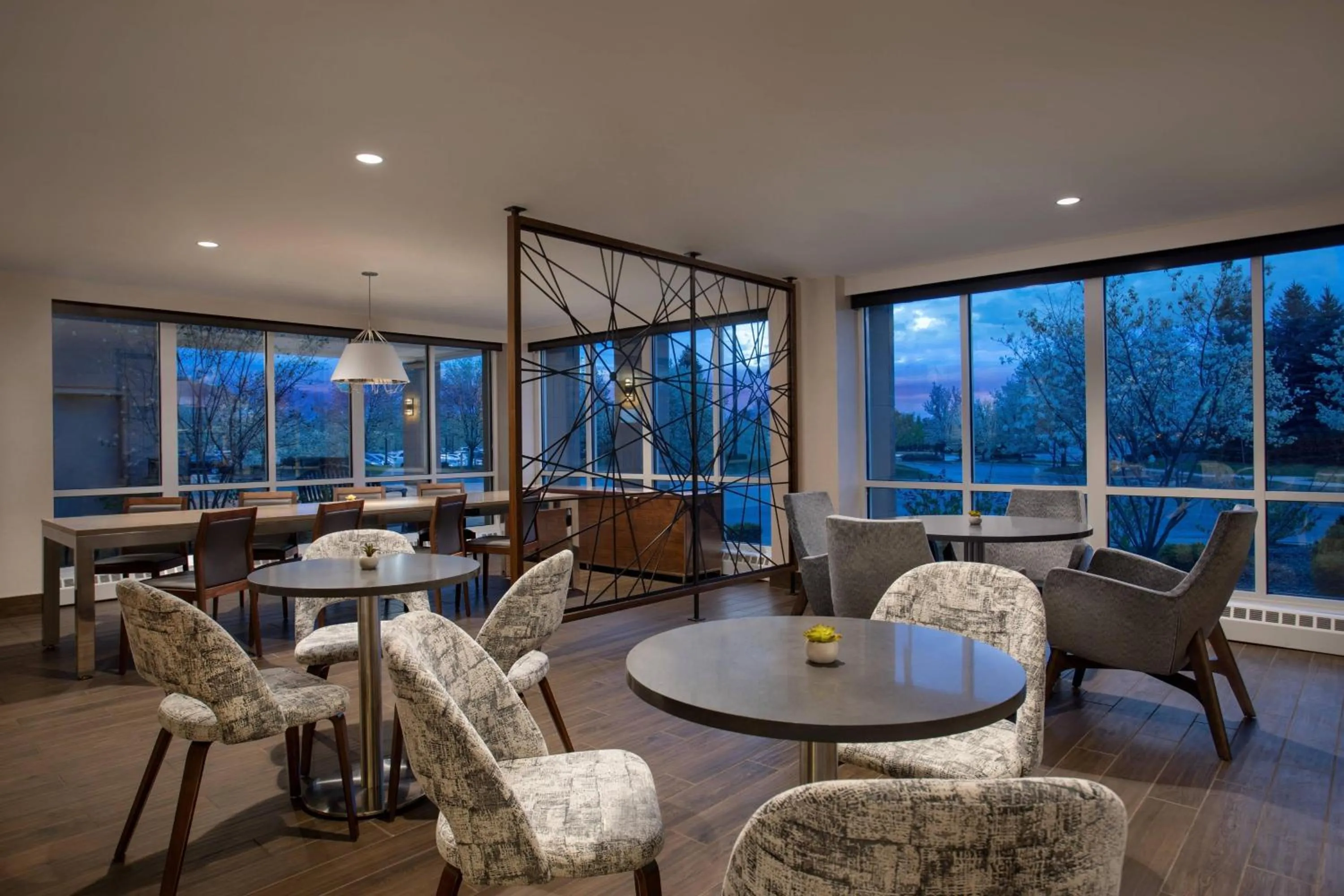 Restaurant/places to eat in Auburn Hills Marriott Pontiac