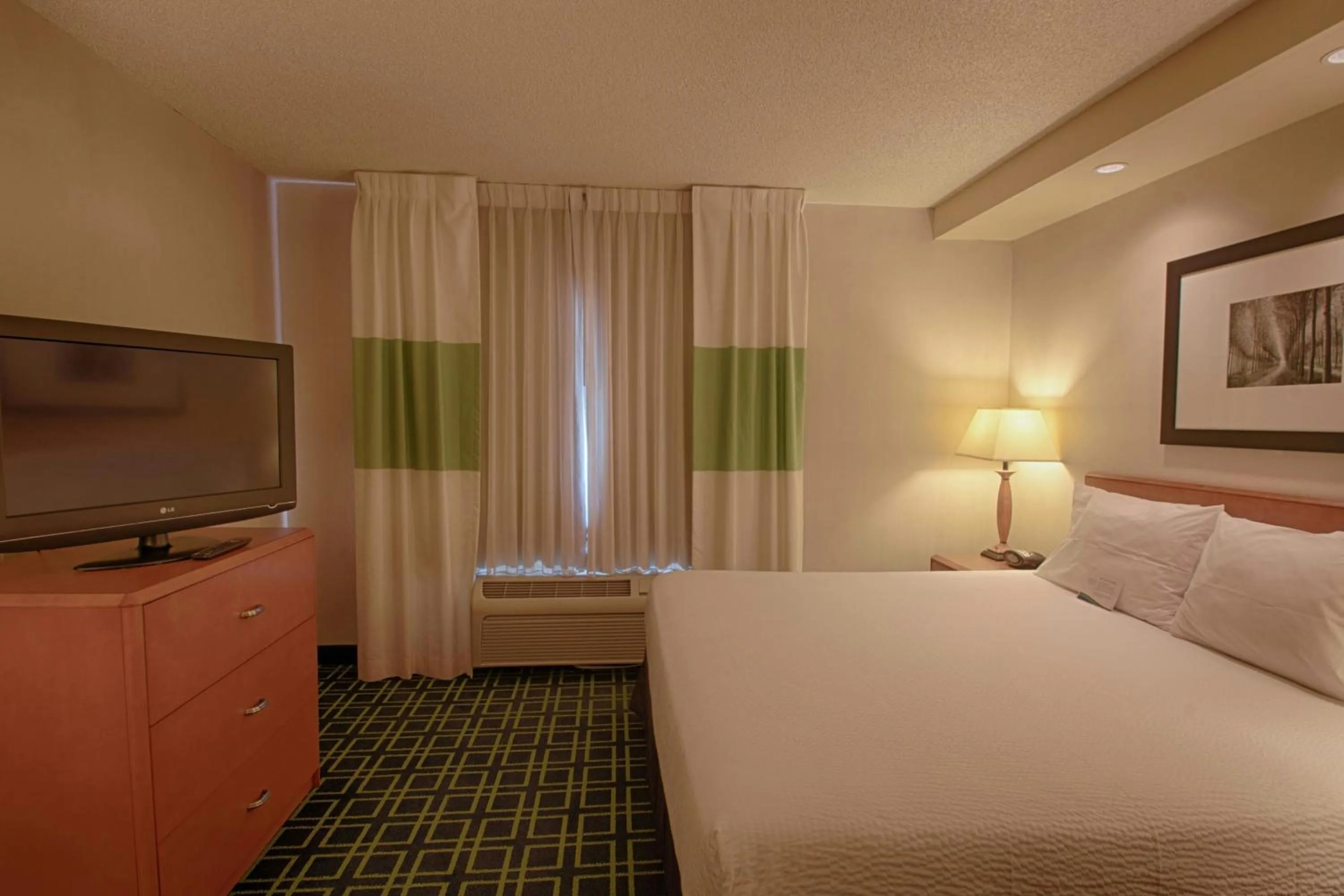 Photo of the whole room, Bed in Fairfield Inn and Suites Sierra Vista