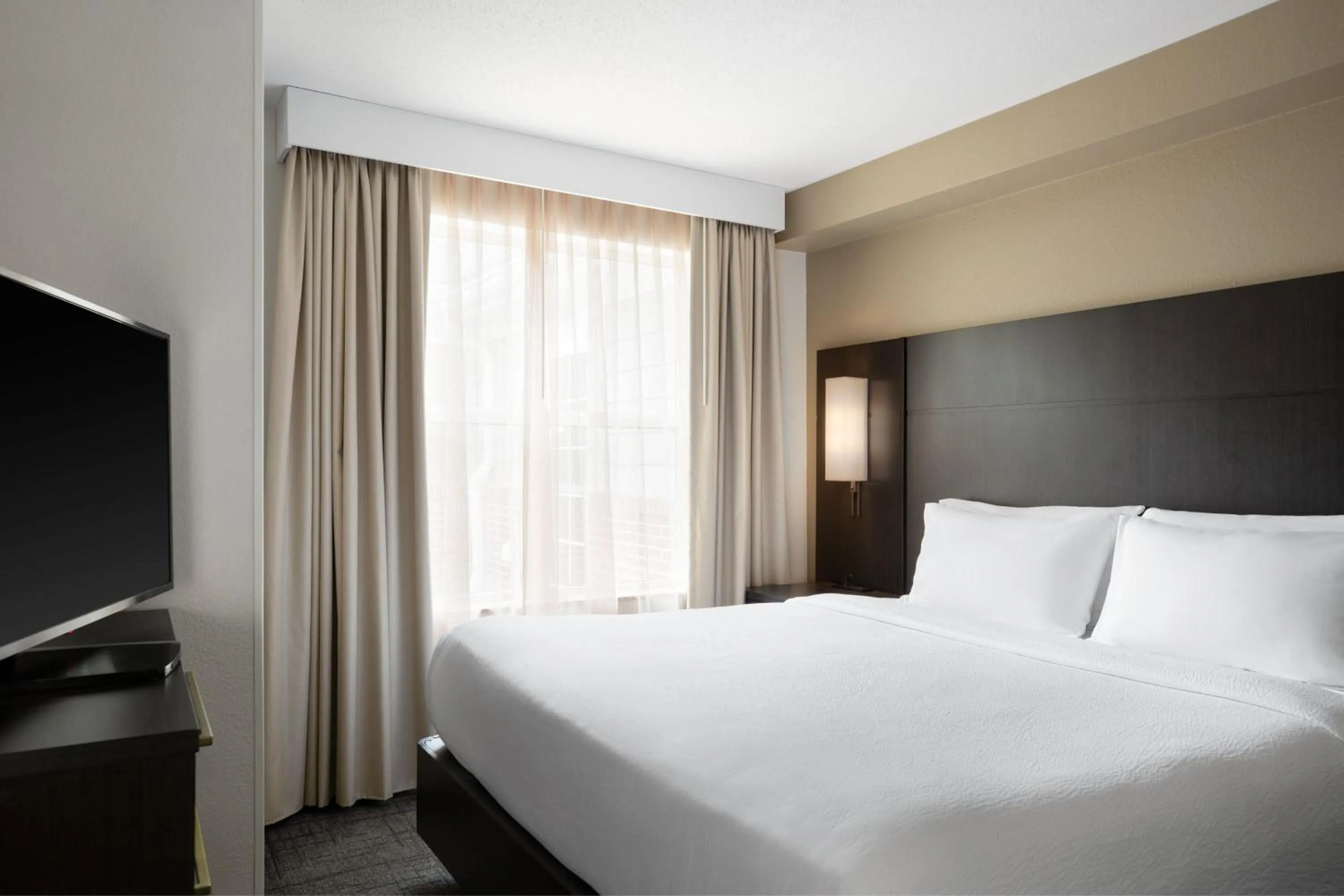 Bedroom, Bed in Residence Inn by Marriott Madison West/Middleton