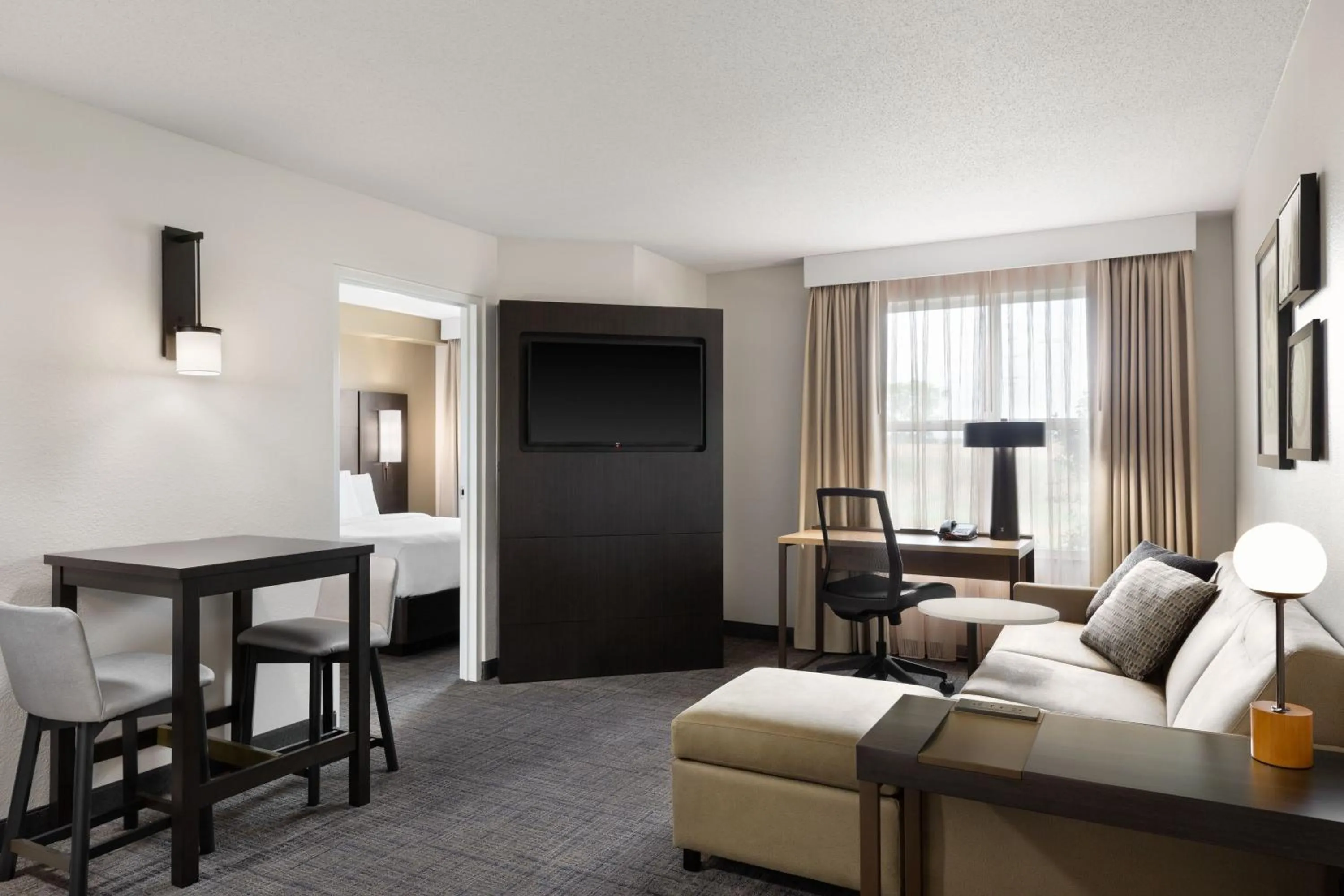 Bedroom, Bed in Residence Inn by Marriott Madison West/Middleton