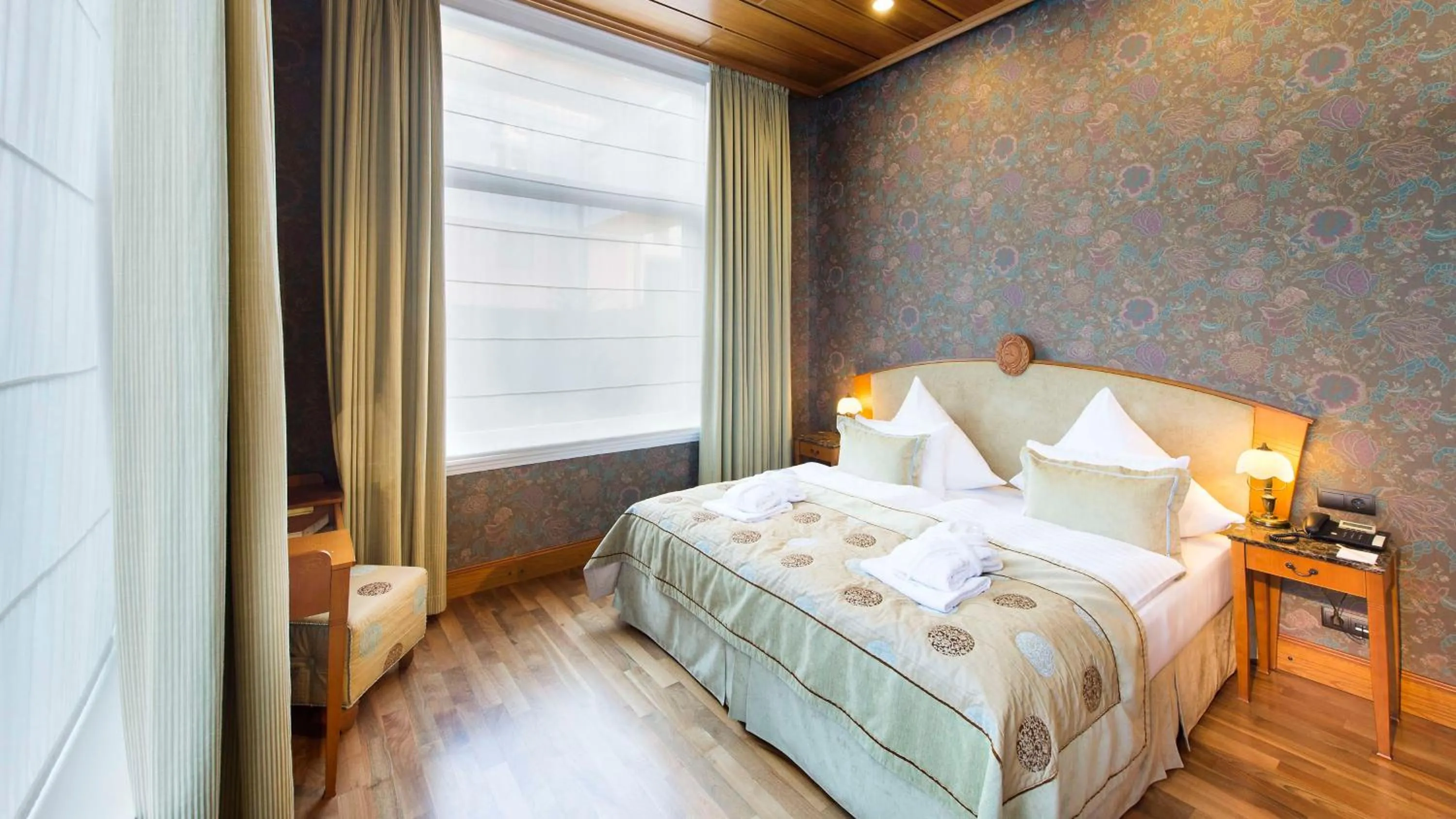 Bedroom, Bed in Das Palmenwald Schwarzwaldhof, BW Signature Collection