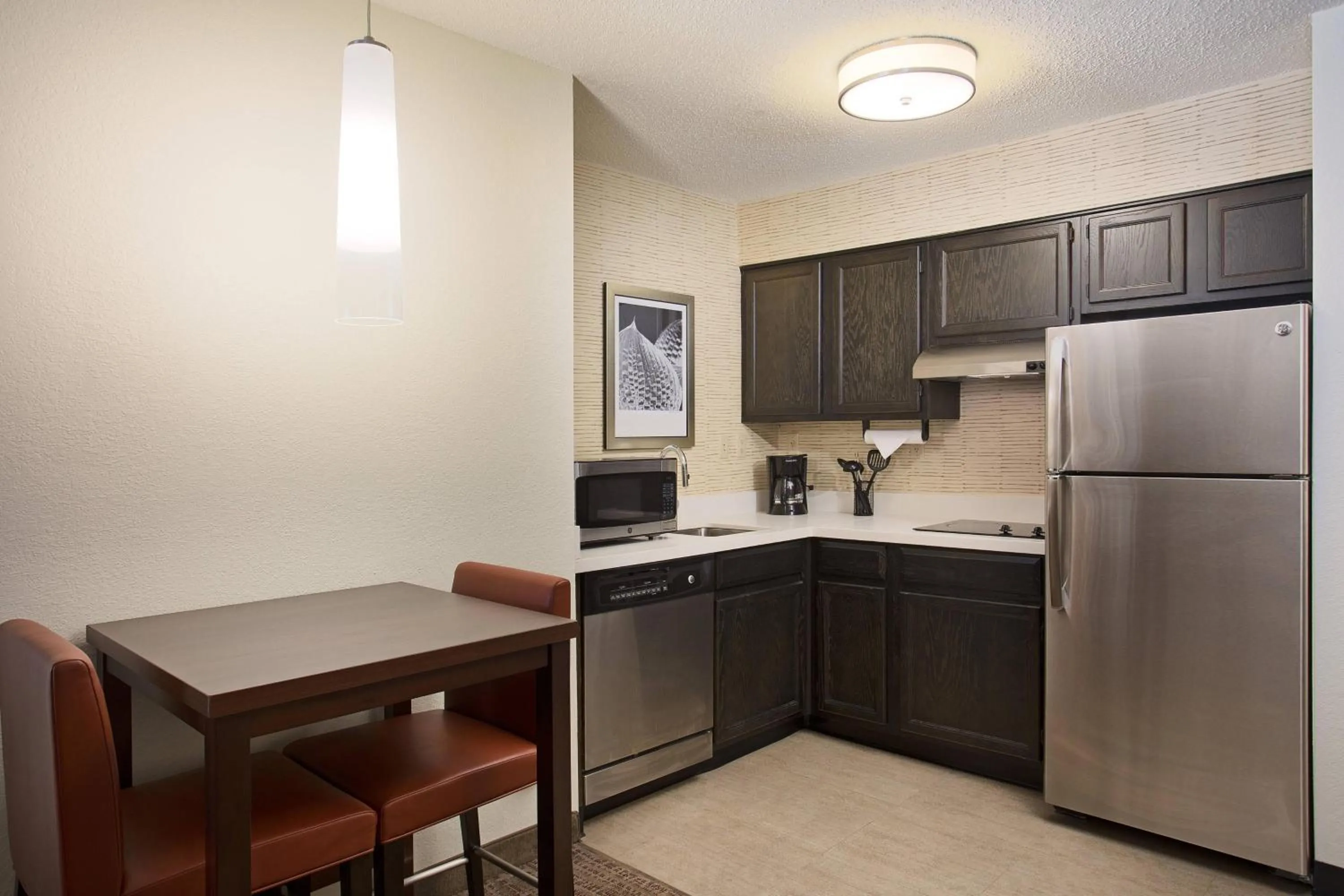 Bedroom in Residence Inn Detroit / Auburn Hills