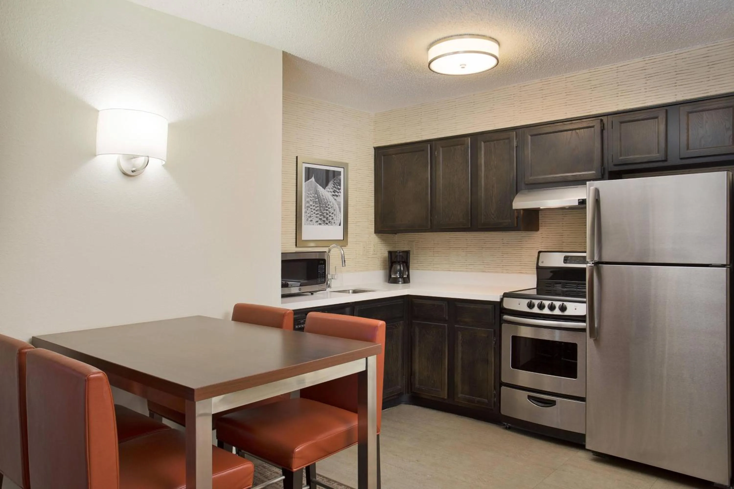 Bedroom in Residence Inn Detroit / Auburn Hills