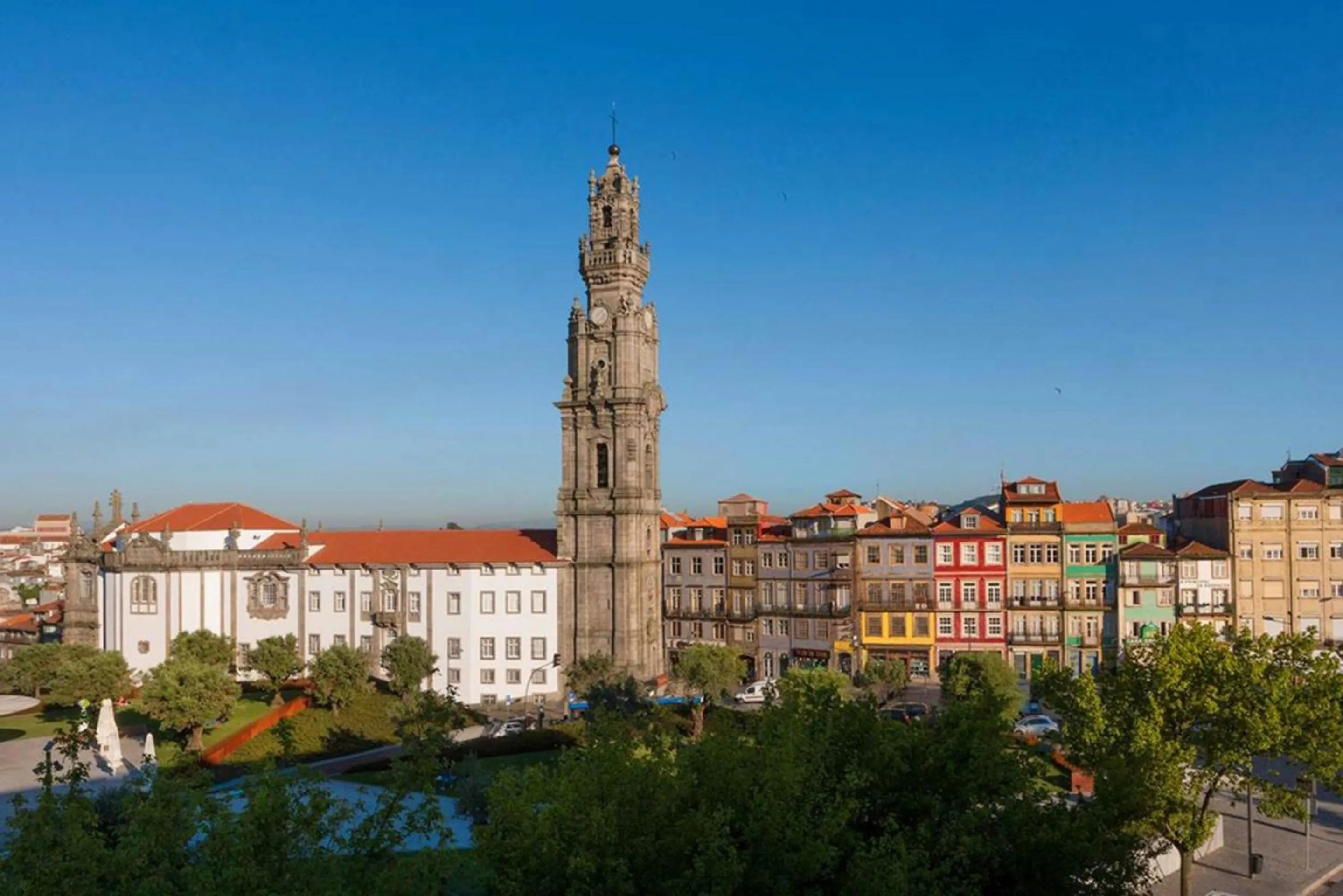 Nearby landmark in Oporto Street Sá de Noronha