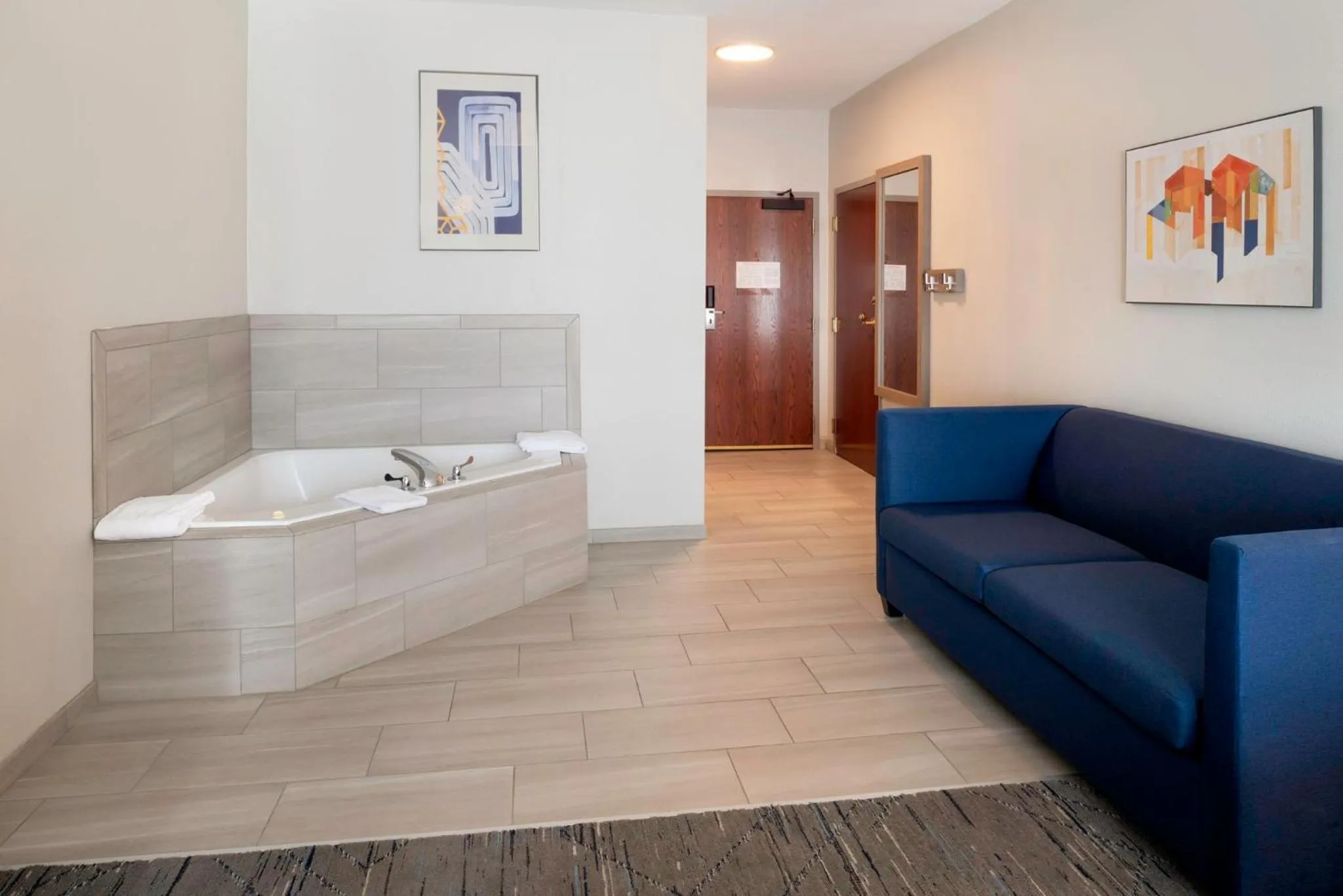 Photo of the whole room in Holiday Inn Express Hotel & Suites Fort Atkinson by IHG