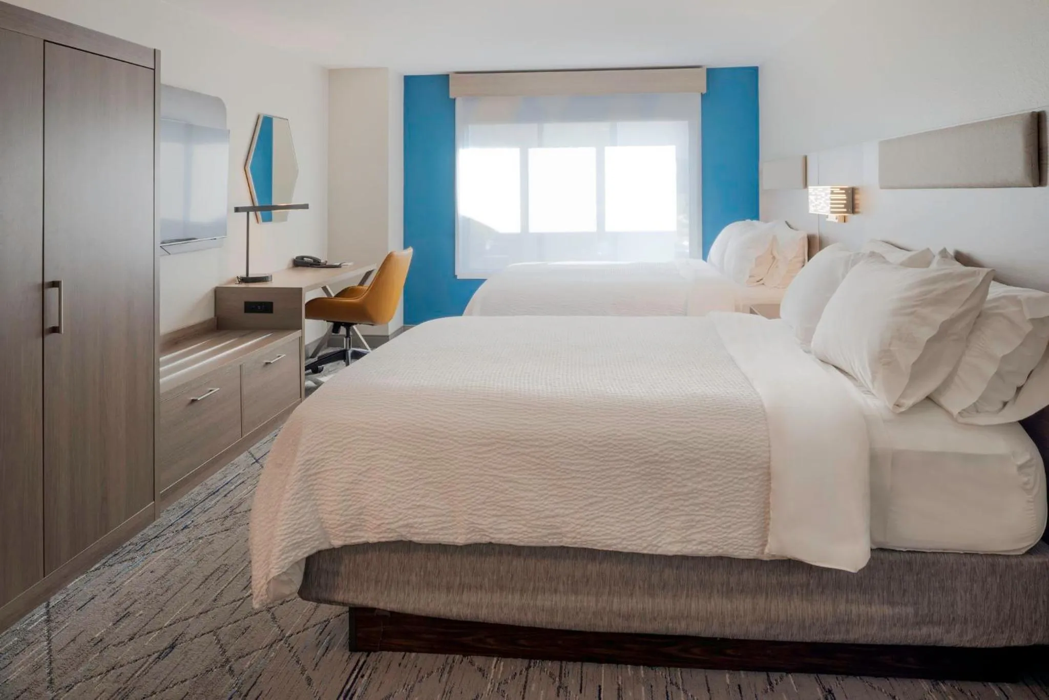 Photo of the whole room, Bed in Holiday Inn Express Hotel & Suites Fort Atkinson by IHG