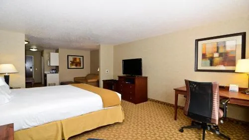 Holiday Inn Express Hotel & Suites Fort Atkinson by IHG