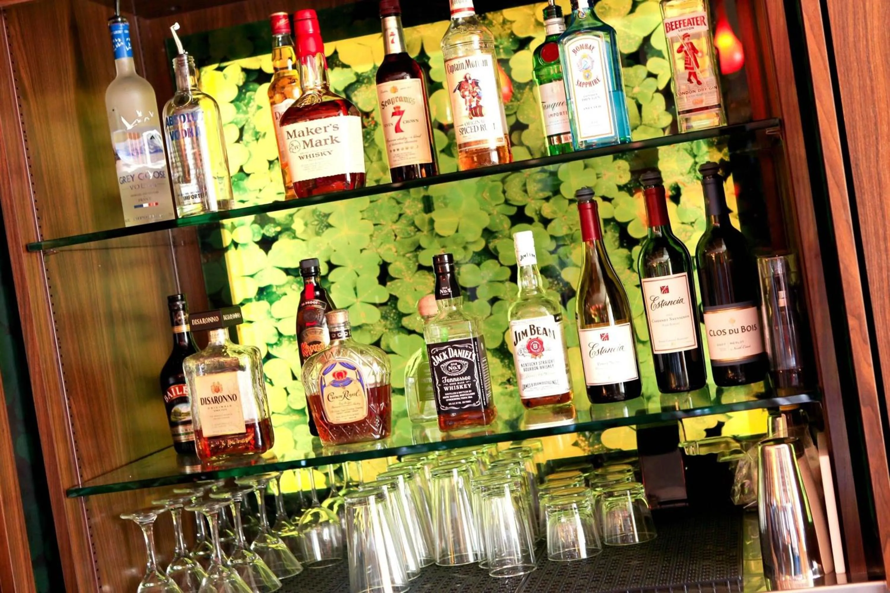 Lounge or bar in Courtyard Detroit Brighton