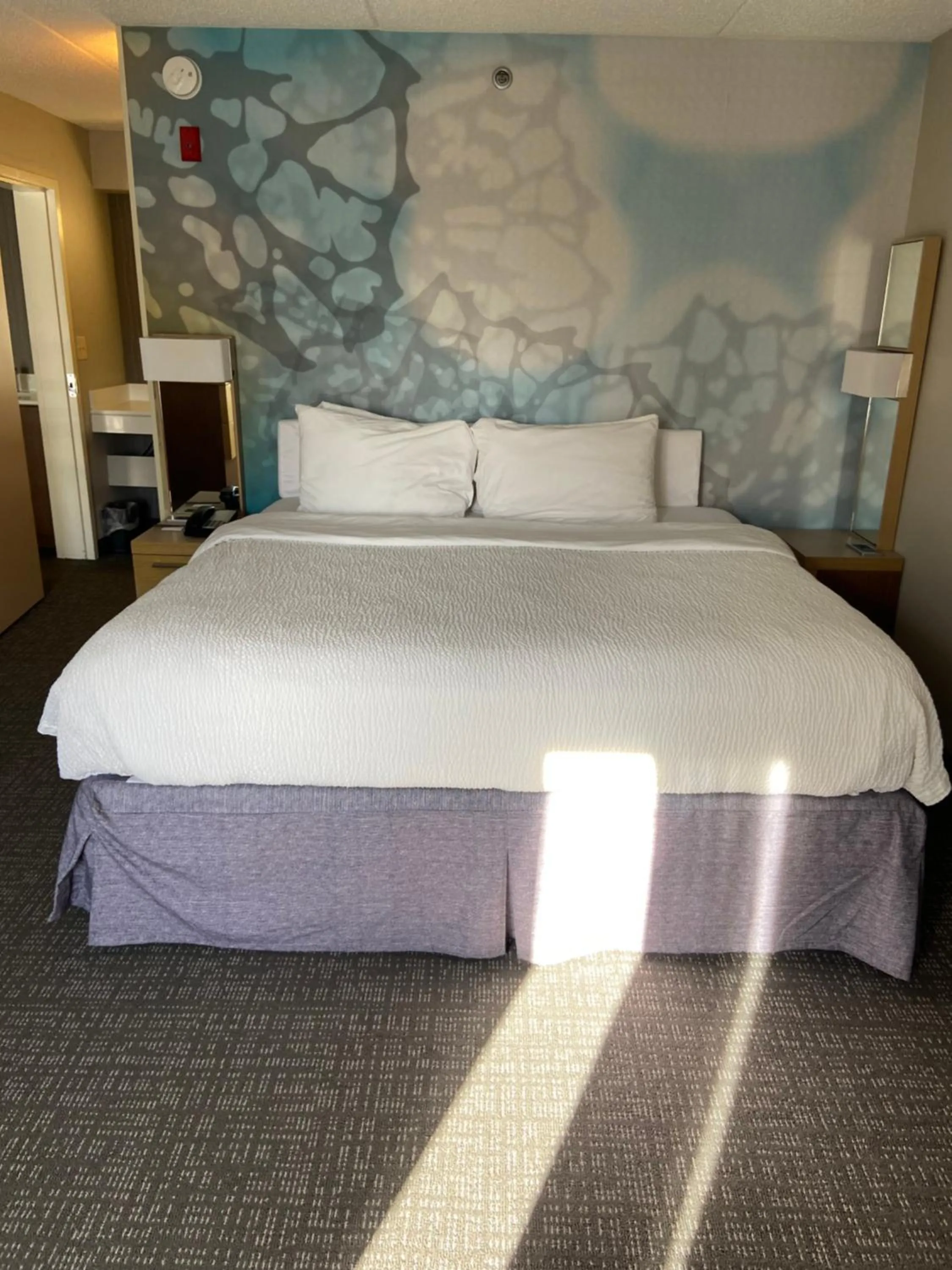 Bedroom, Bed in Courtyard Detroit Brighton