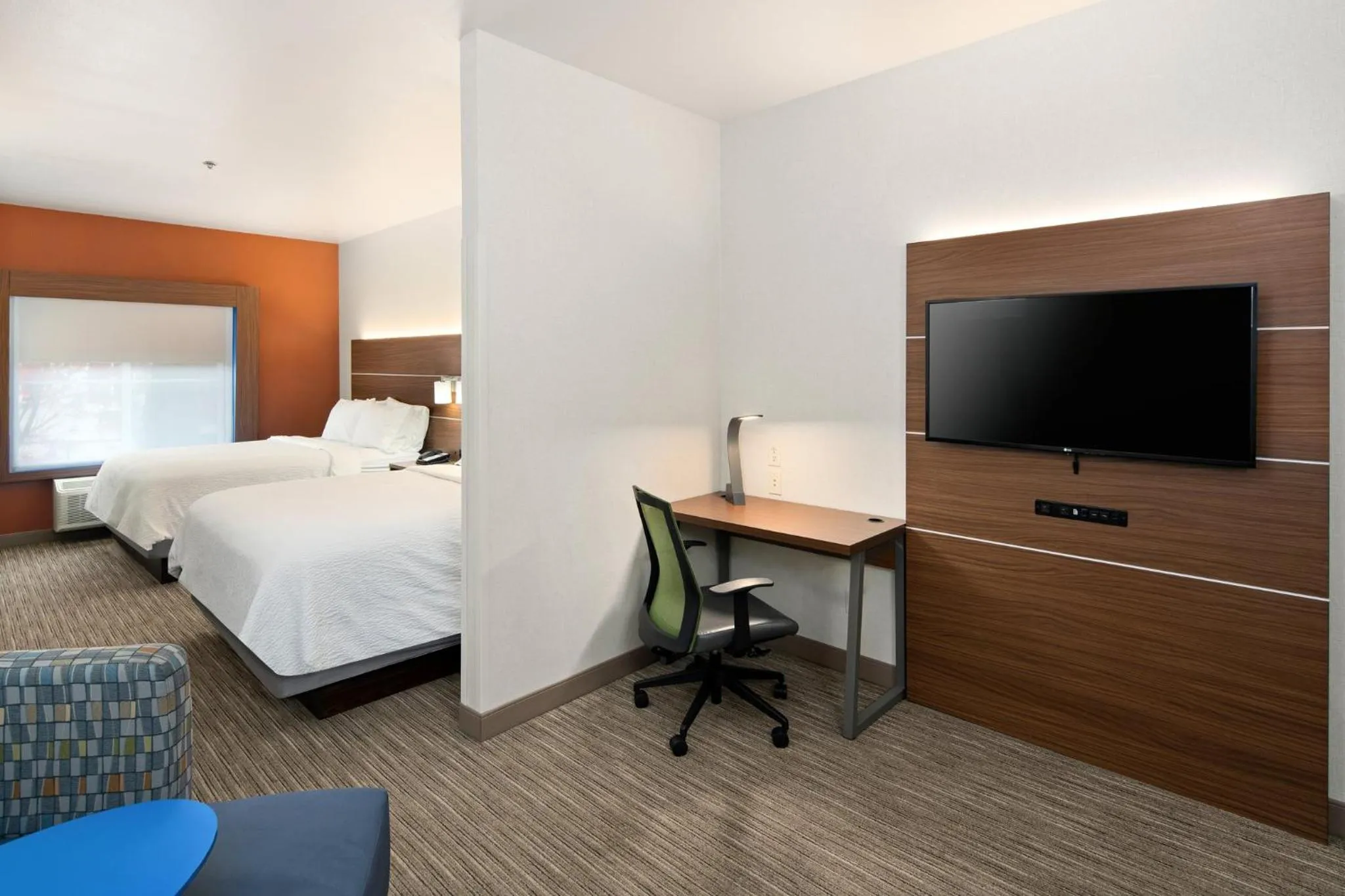 Photo of the whole room, Bed in Holiday Inn Express Hotel & Suites Coeur D'Alene I-90 Exit 11 by IHG