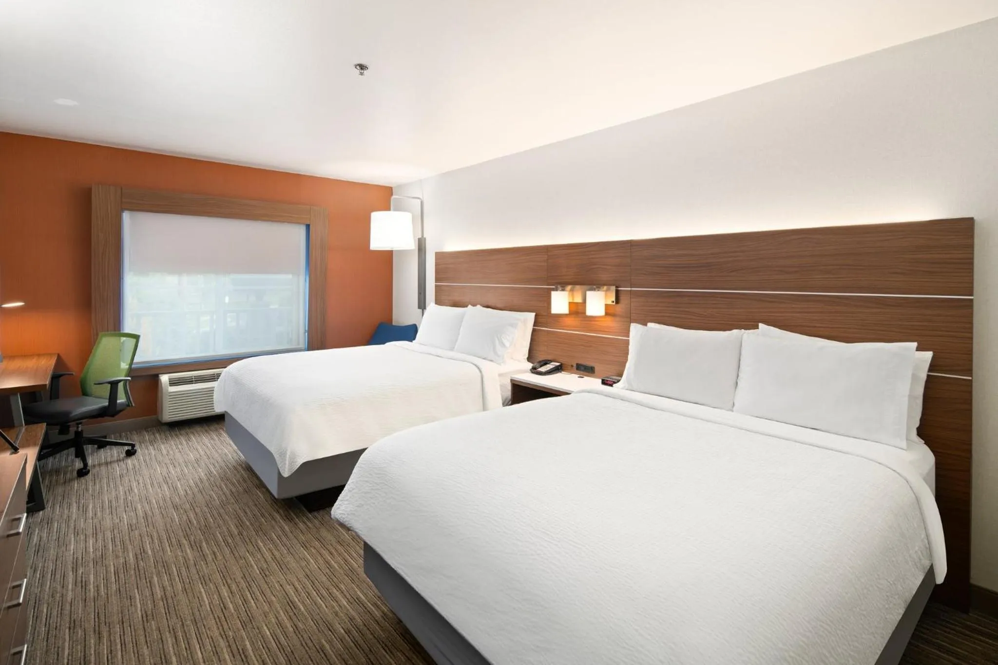 Photo of the whole room, Bed in Holiday Inn Express Hotel & Suites Coeur D'Alene I-90 Exit 11 by IHG