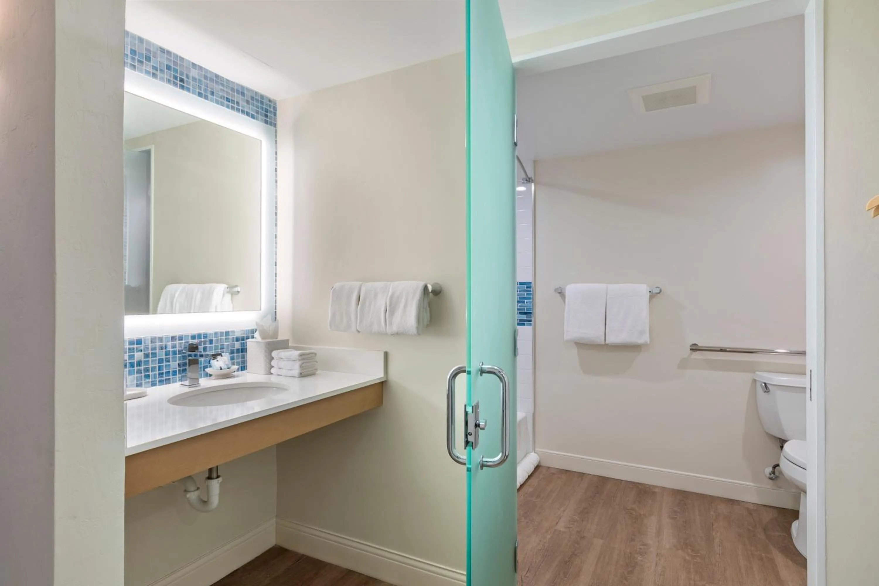 Bathroom in Opal Grand Oceanfront Resort & Spa