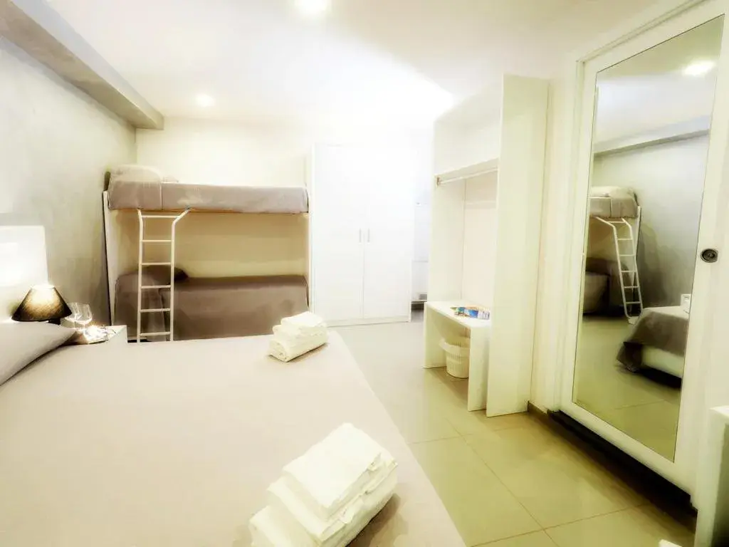 Quadruple Room with Balcony in Residenza La Torre Quadruple Room with Balcony in Residenza La Torre