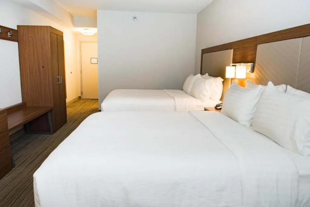 Bedroom, Bed in Holiday Inn Express Pascagoula-Moss Point by IHG