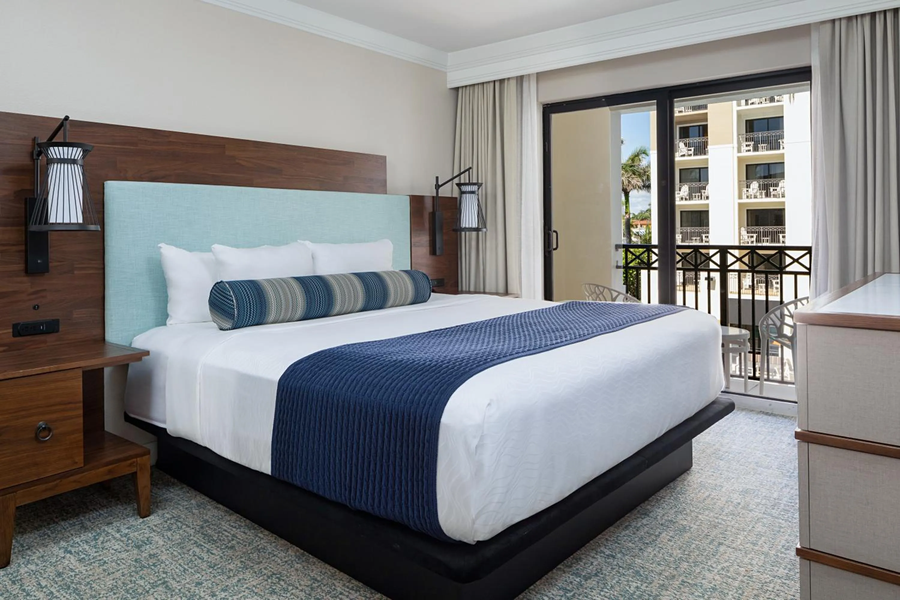 Bedroom, Bed in The Atlantic Suites on the Ave