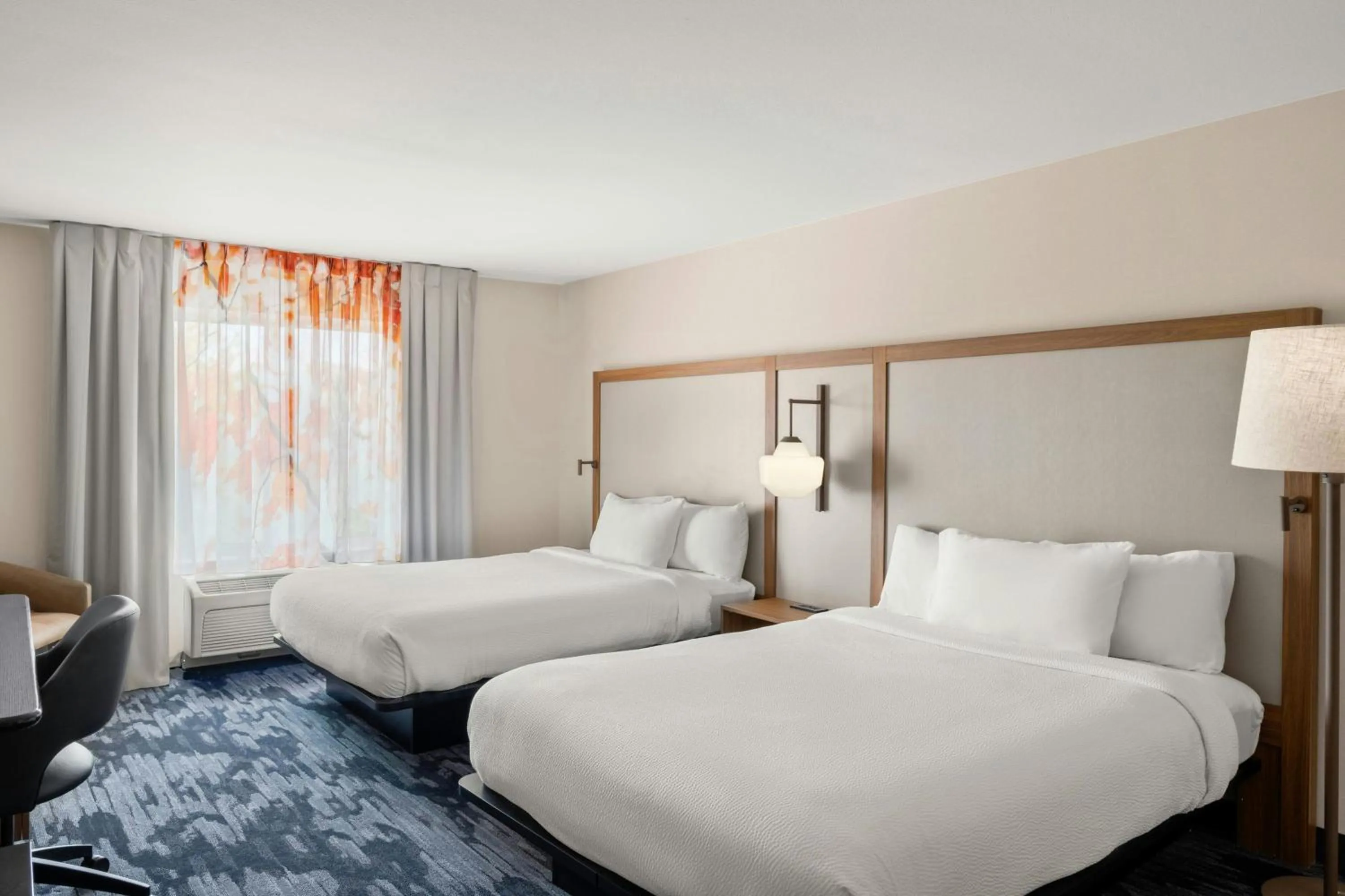 Photo of the whole room, Bed in Fairfield Inn and Suites New Buffalo