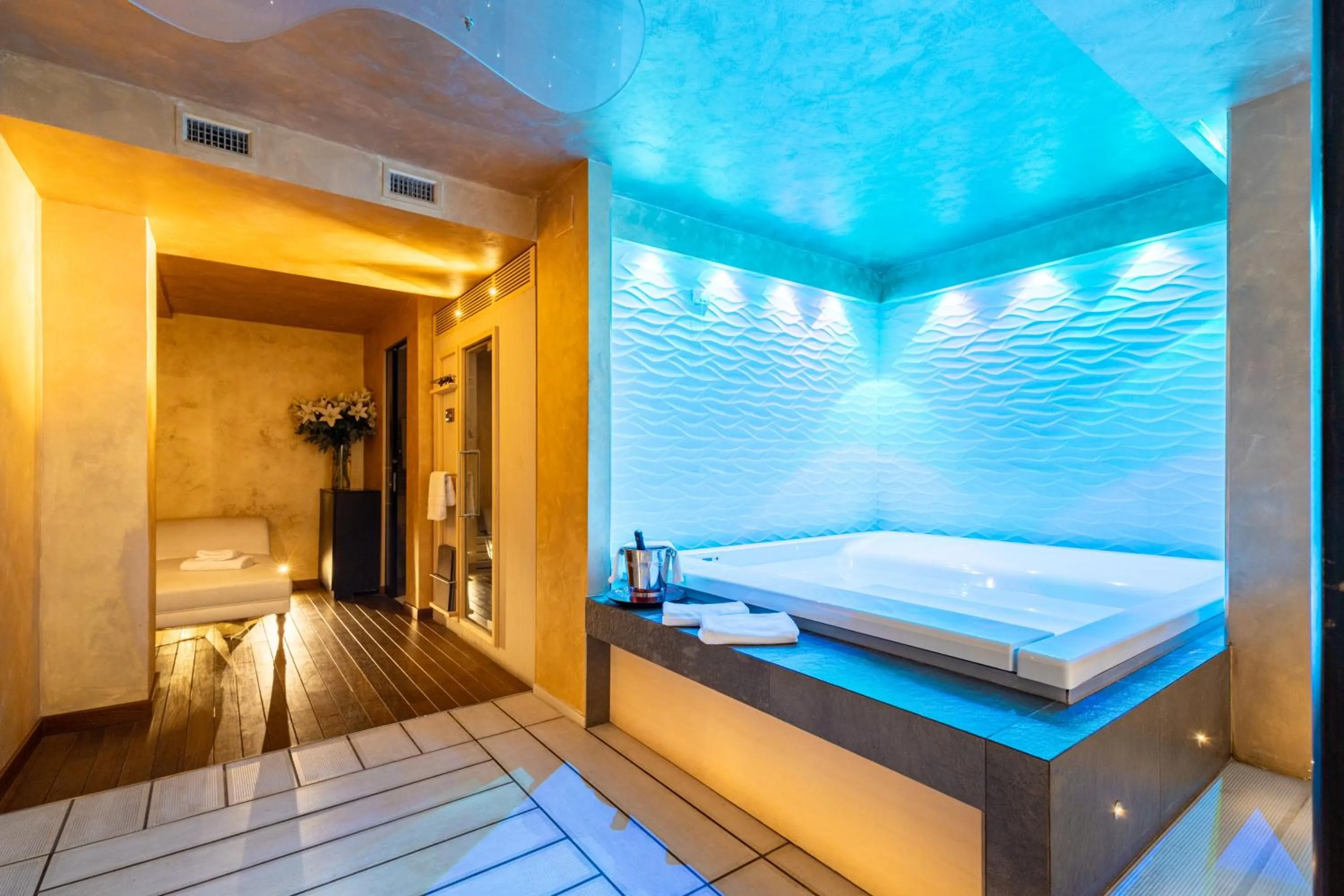 Bed in Ponte Vecchio Suites & Spa