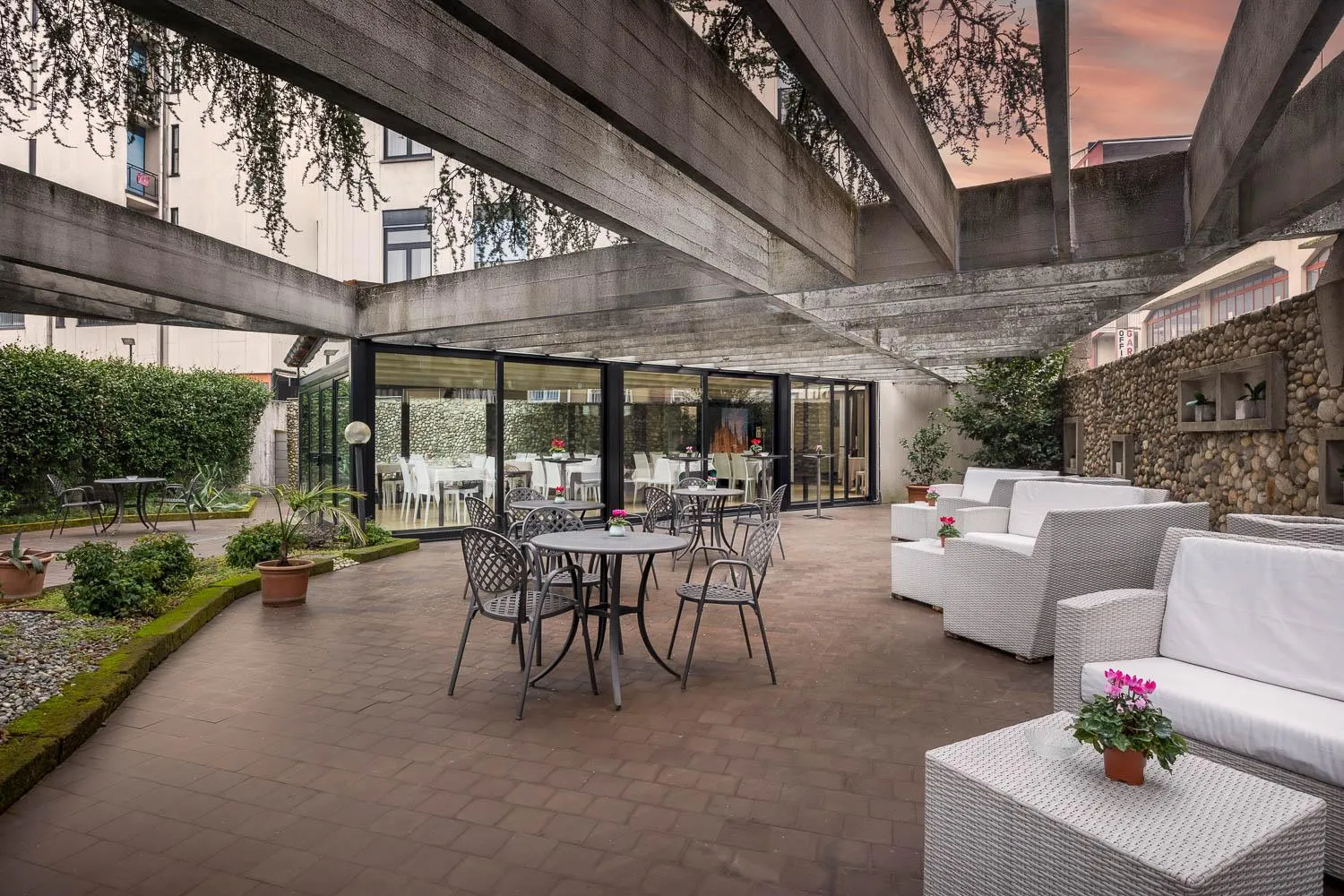 Garden in iH Hotels Milano Eur - Trezzano sul Naviglio