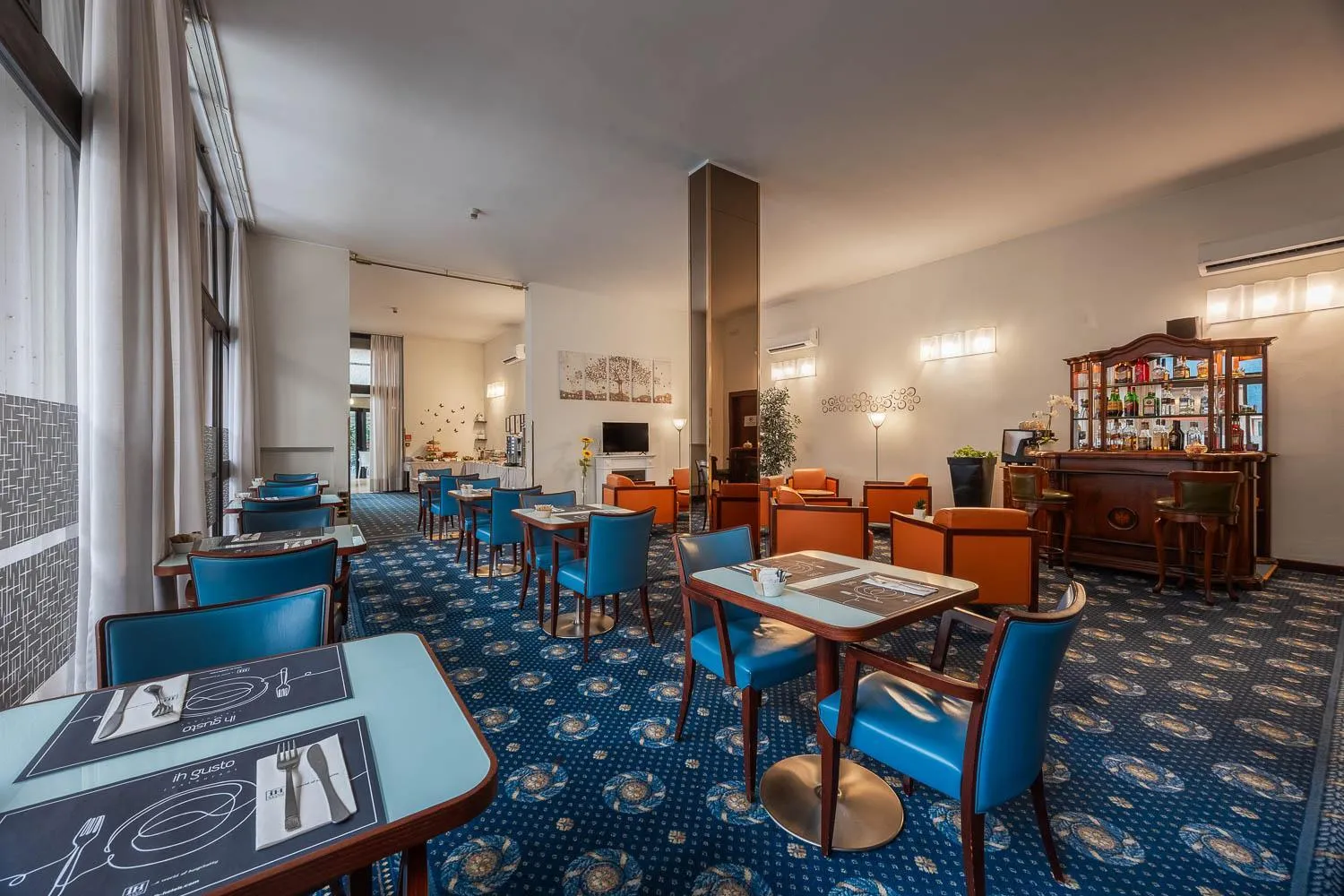 Breakfast in iH Hotels Milano Eur - Trezzano sul Naviglio