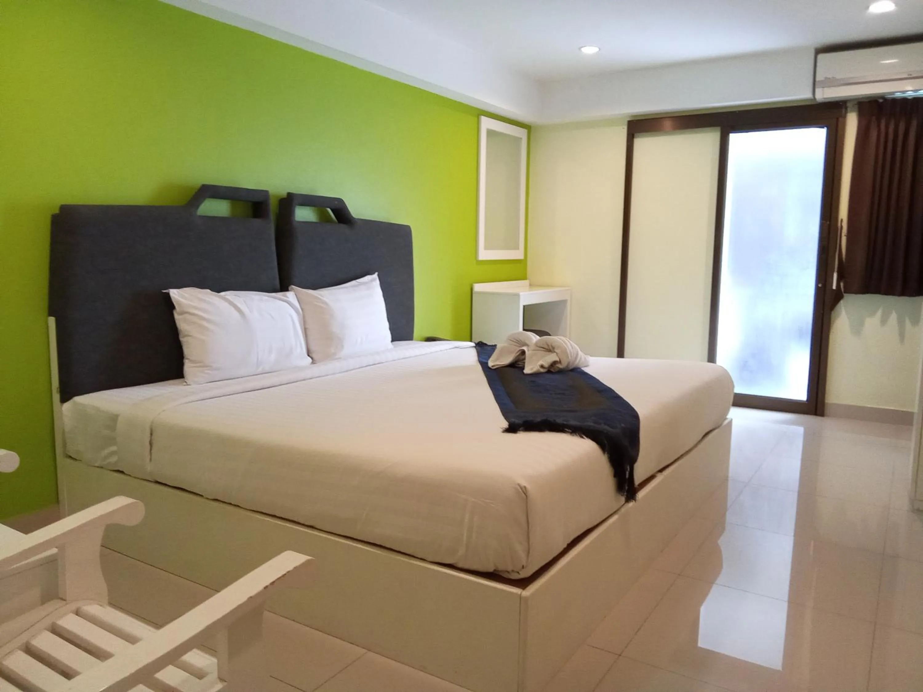 Bed in Sunny Residence