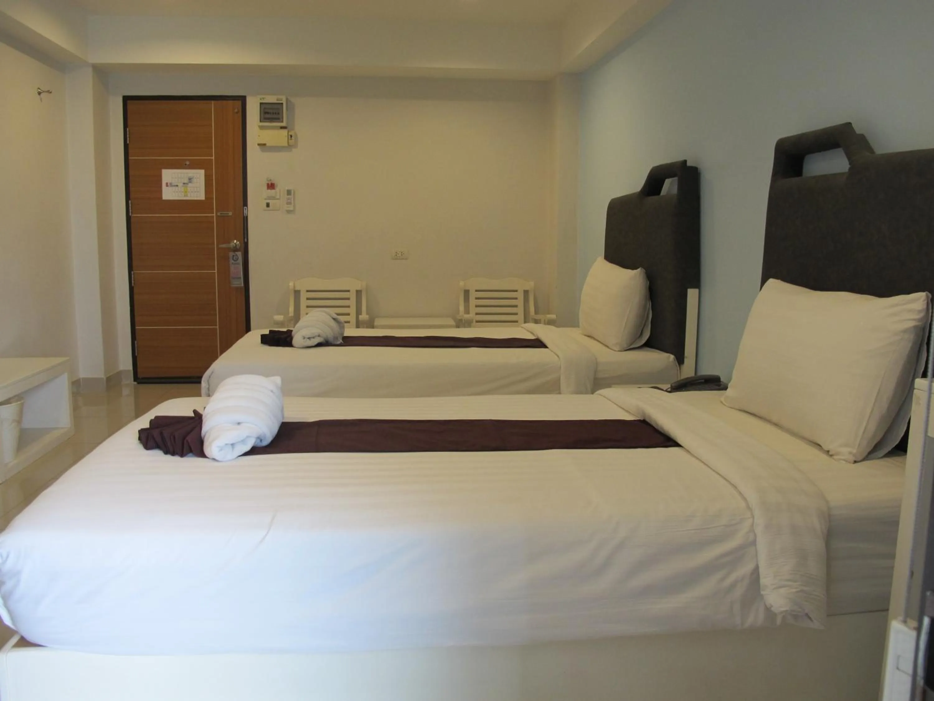 Bed in Sunny Residence