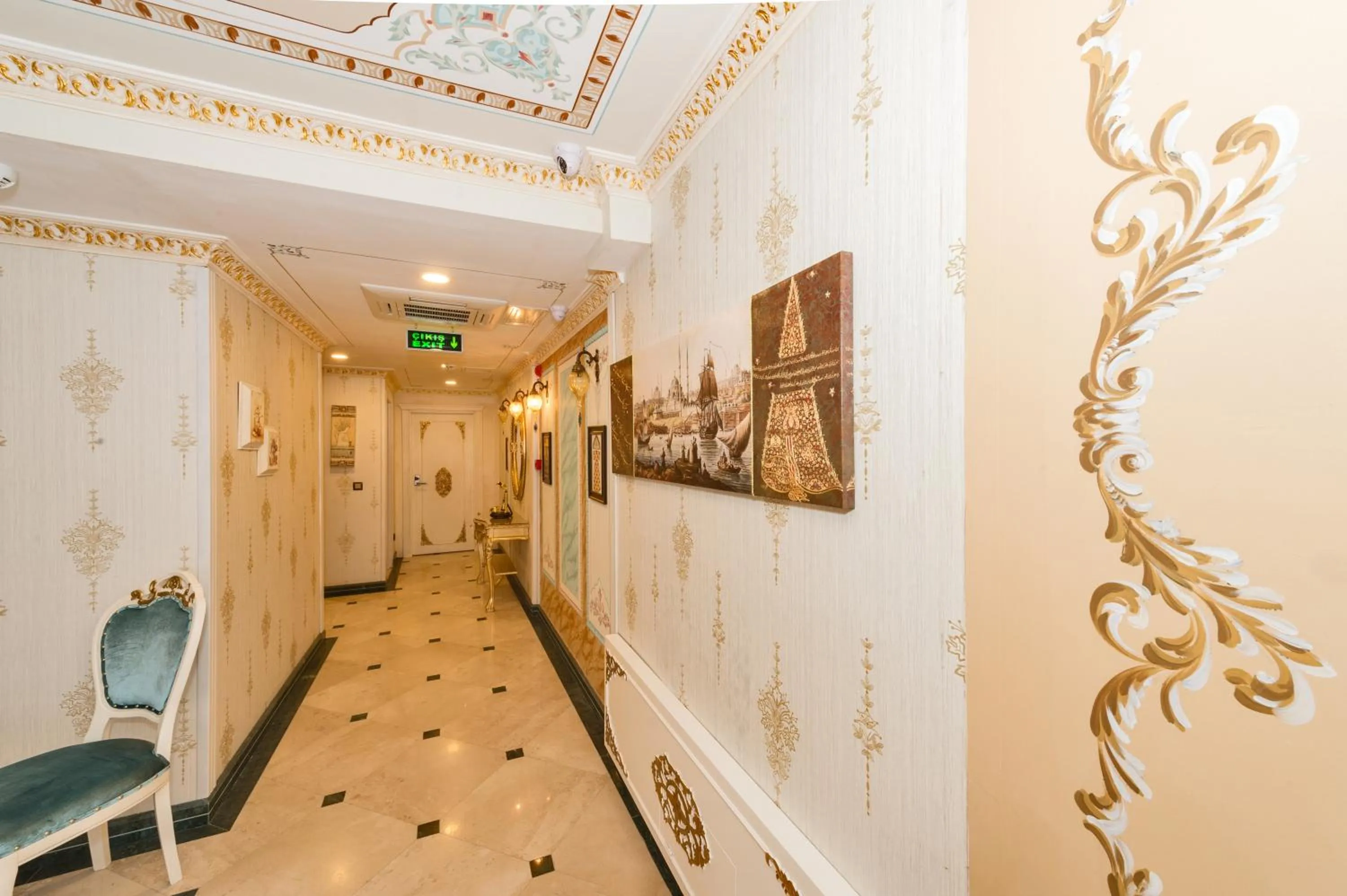 Property building in Hotel 1453