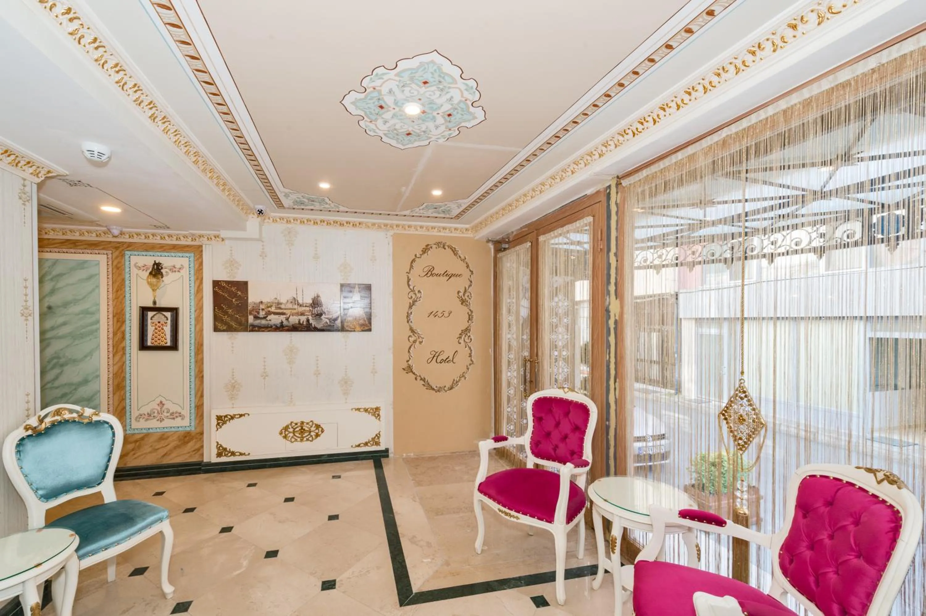 Facade/entrance in Hotel 1453