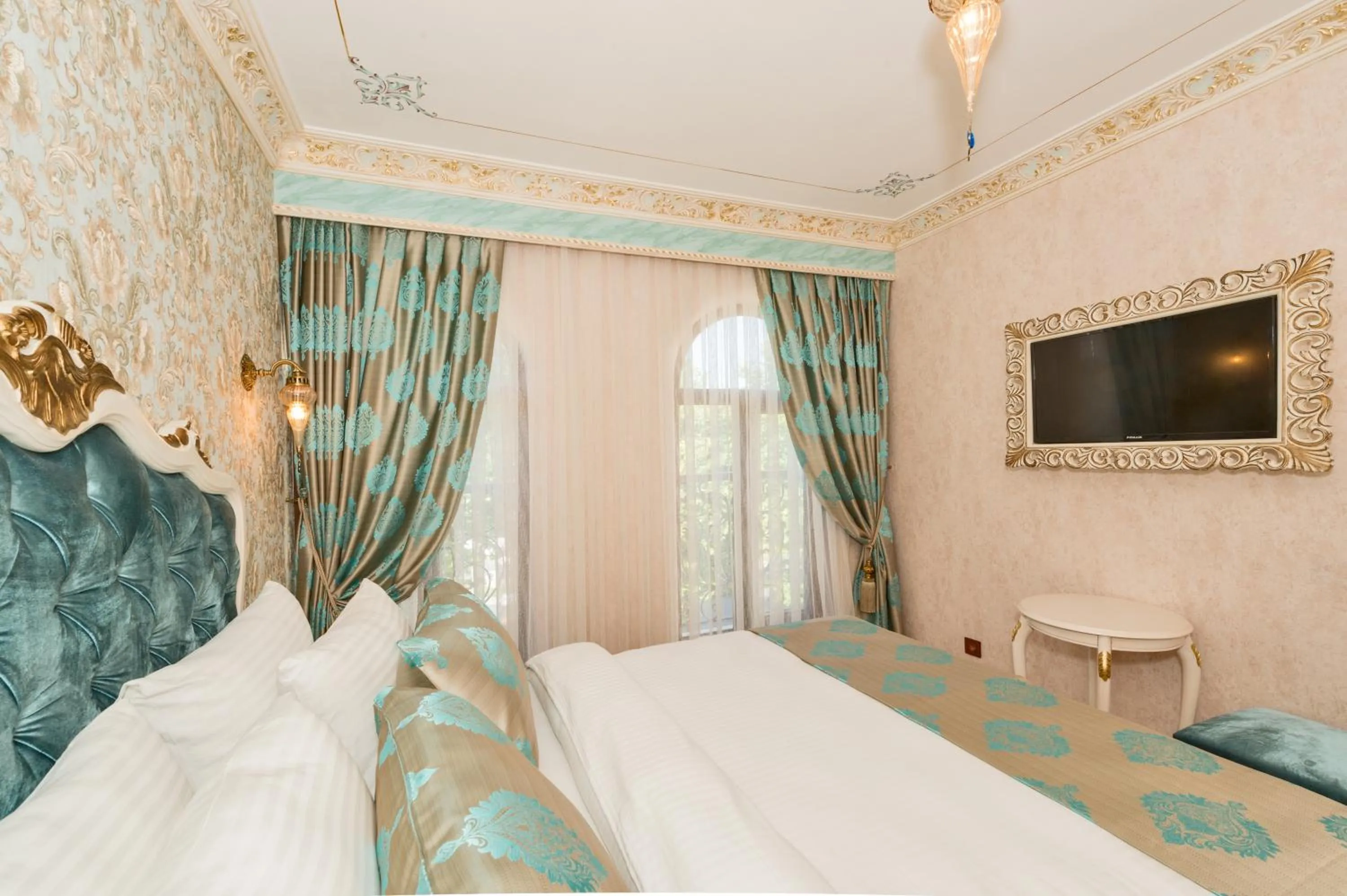 Photo of the whole room, Bed in Hotel 1453