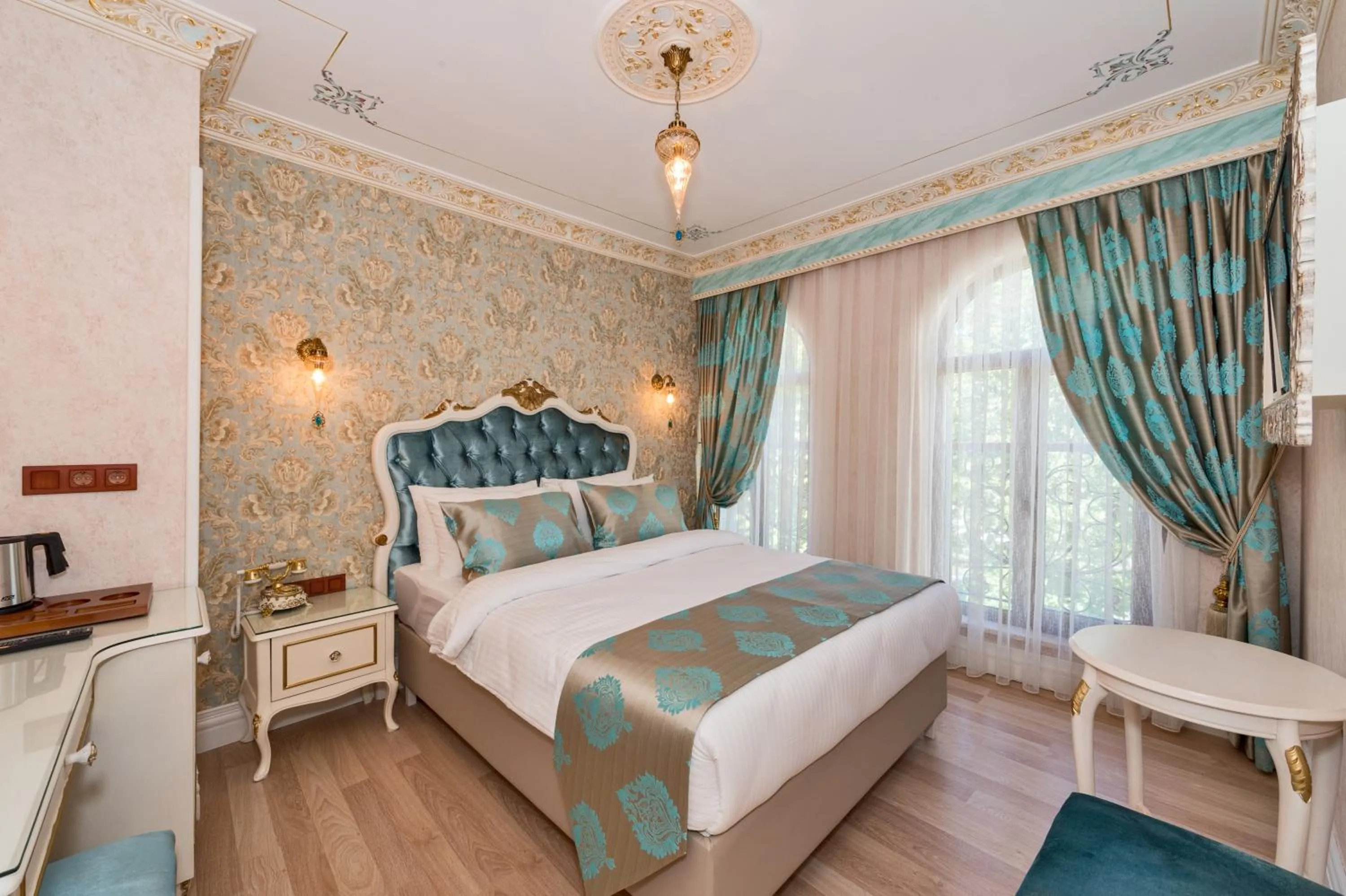 Decorative detail, Bed in Hotel 1453