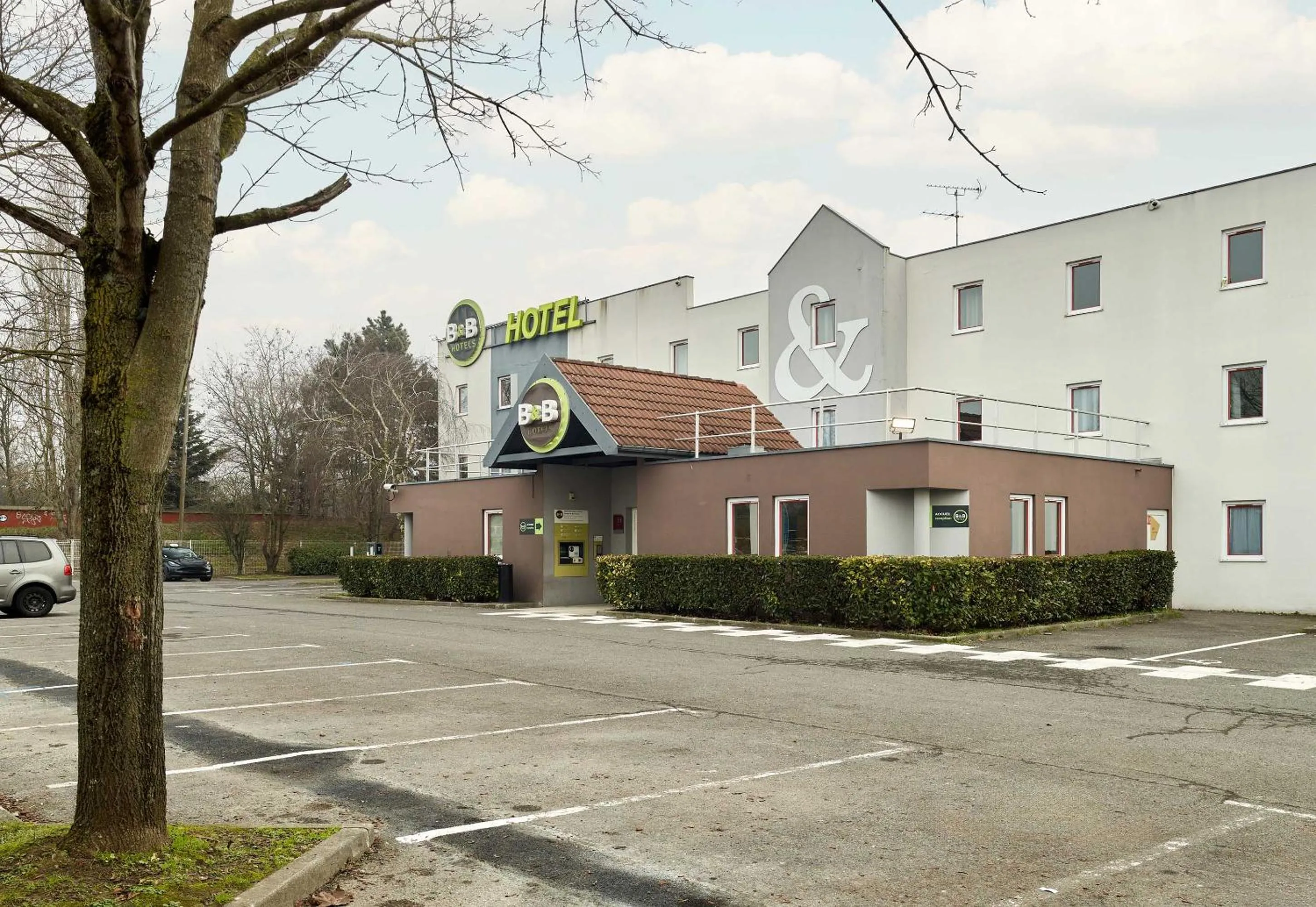 Property building in B&B HOTEL Noisy-le-Grand