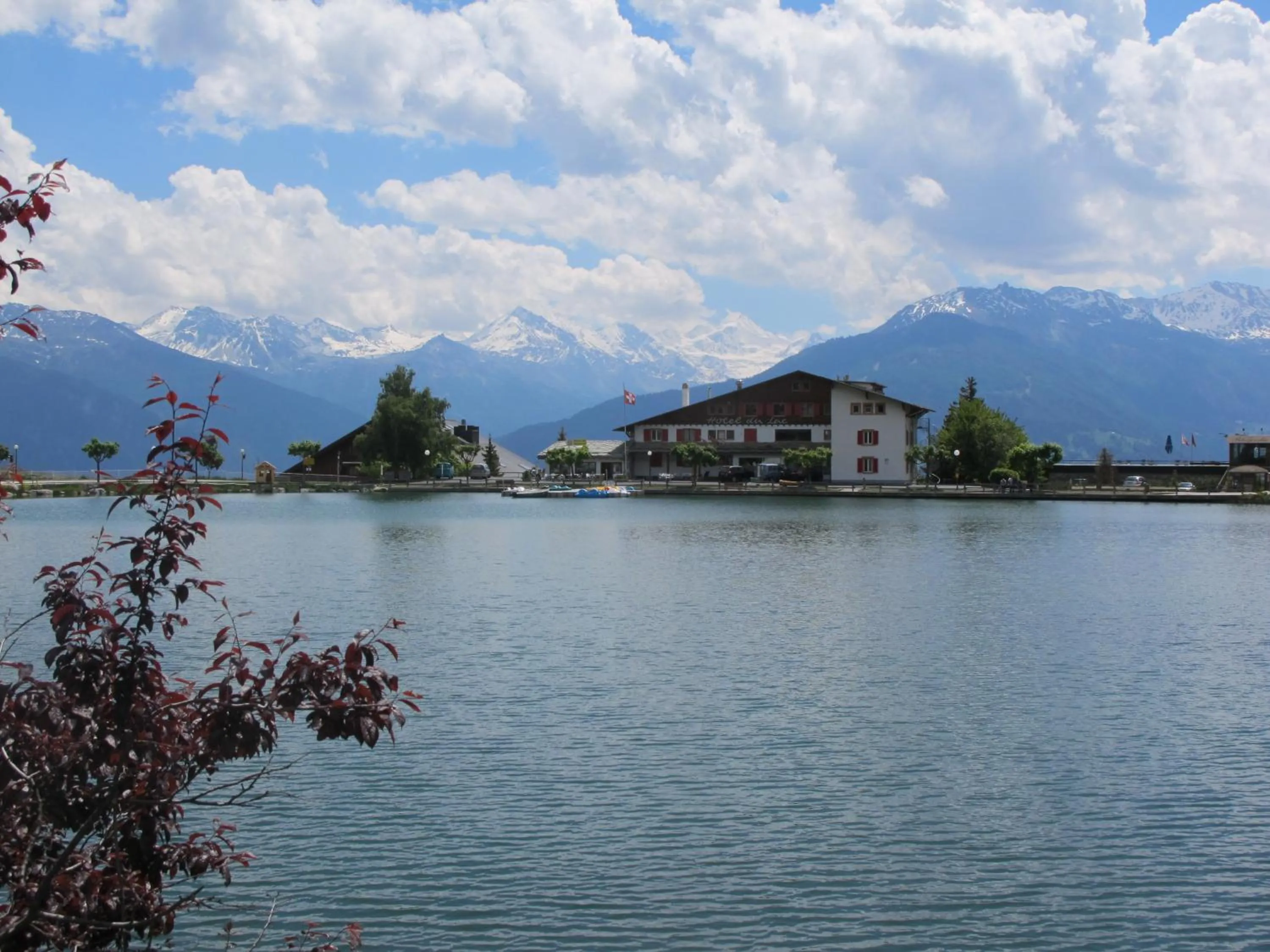 Property building in Hotel du Lac