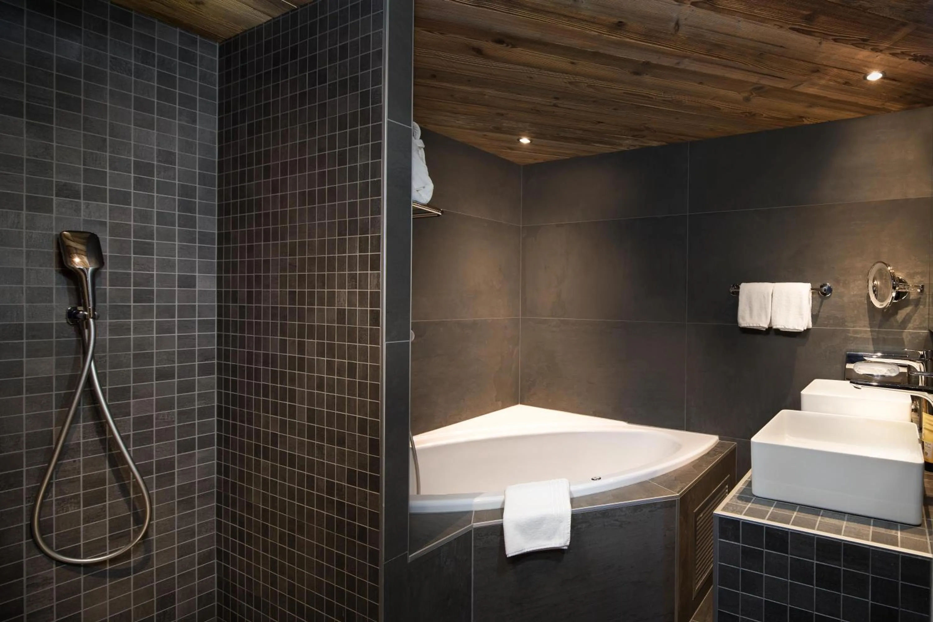 Hostellerie du Pas de l'Ours "Relais et Châteaux"